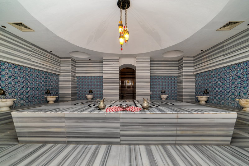 COMMODORE ELITE SUITE-SPA ADULT ONLY 18+