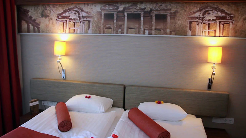 COMMODORE ELITE SUITE-SPA ADULT ONLY 18+