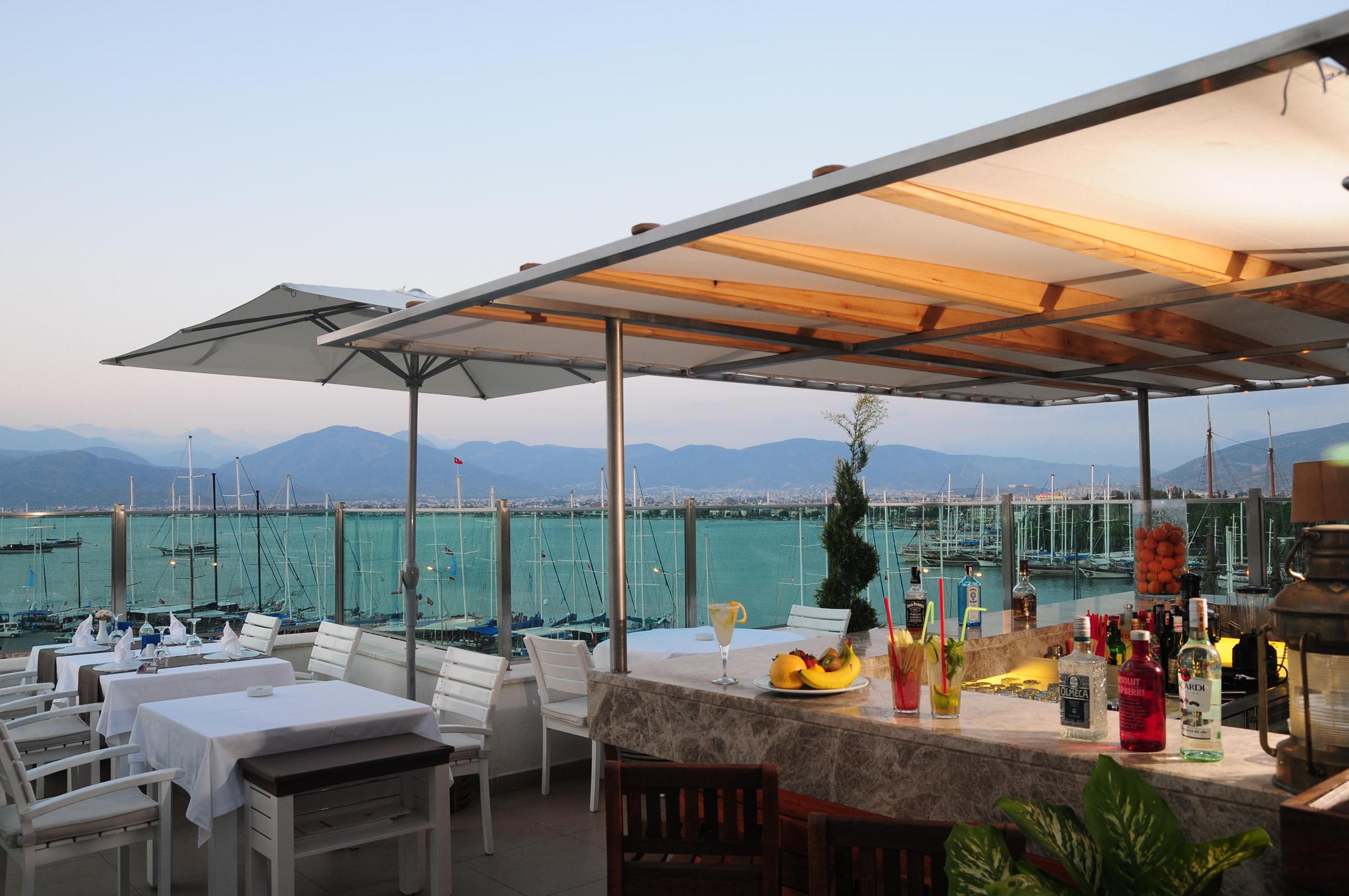 ALESTA YACHT HOTEL