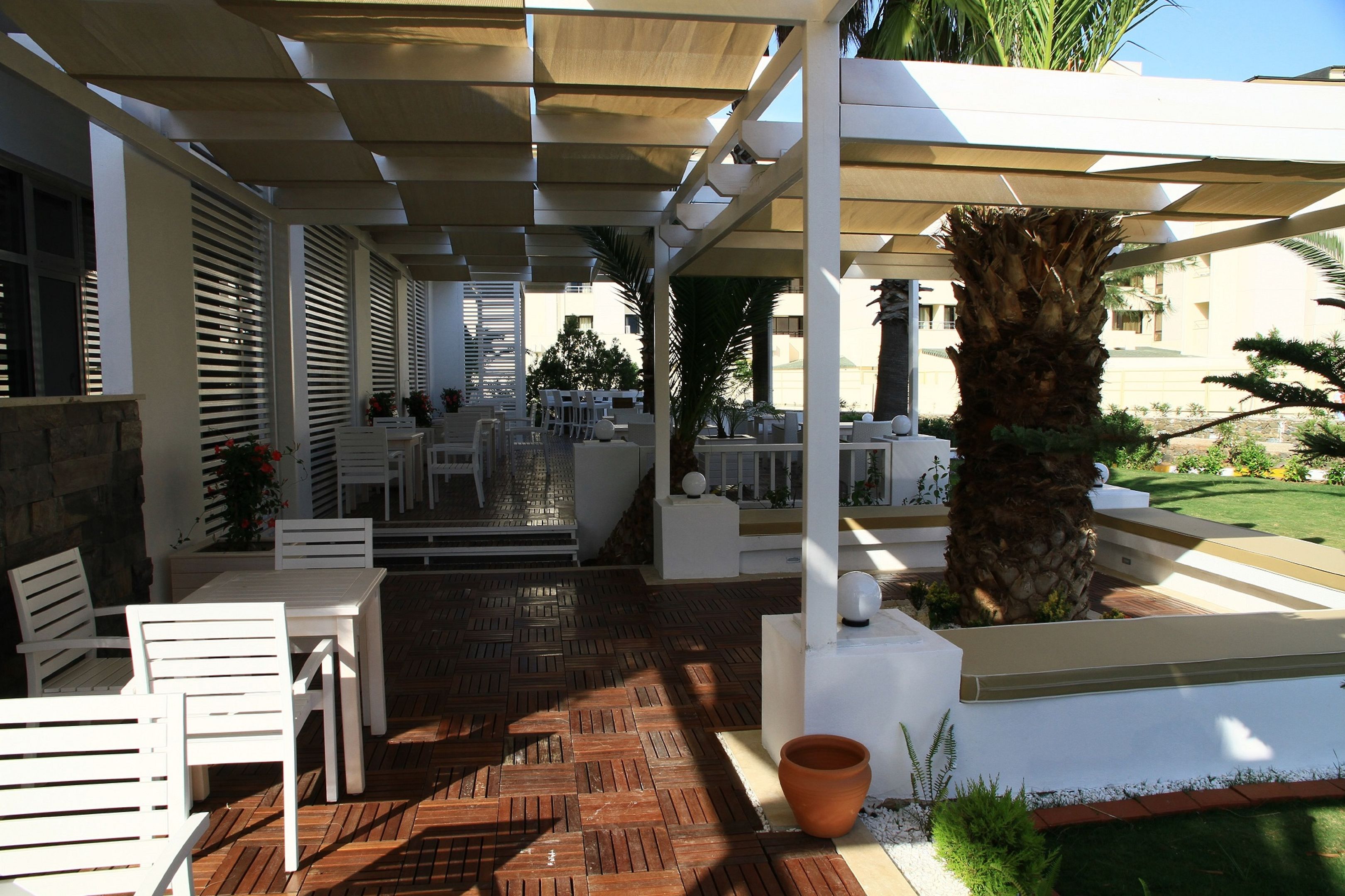 SUPREME BEACH HOTEL 14+