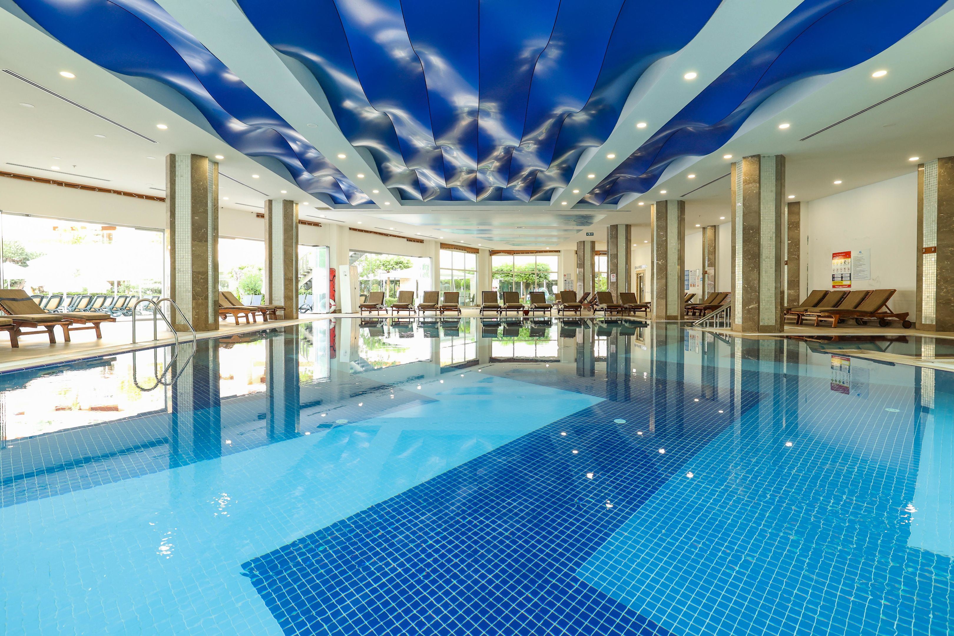 CRYSTAL WATERWORLD AQUA COLLECTION