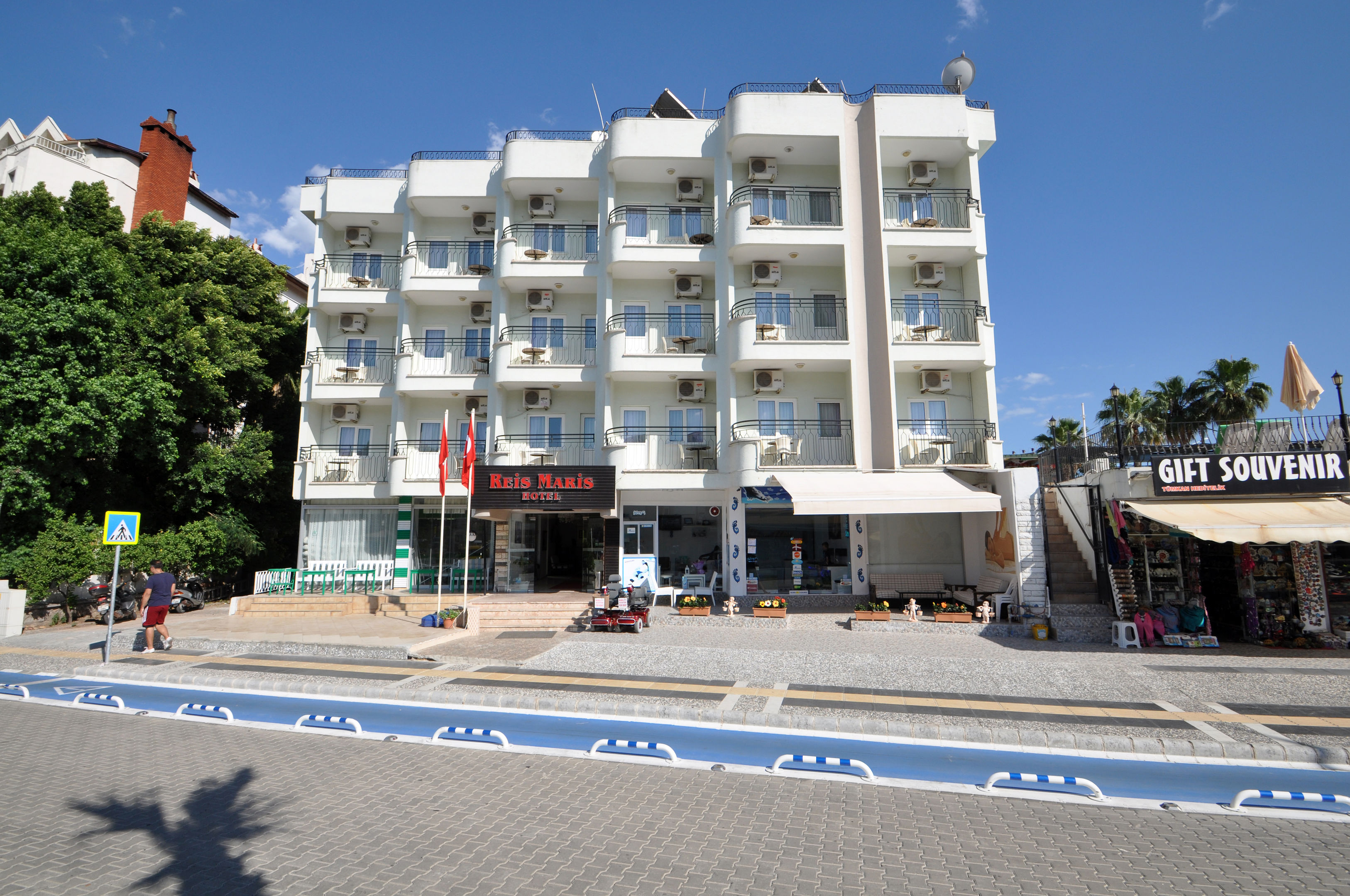 REIS MARIS HOTEL