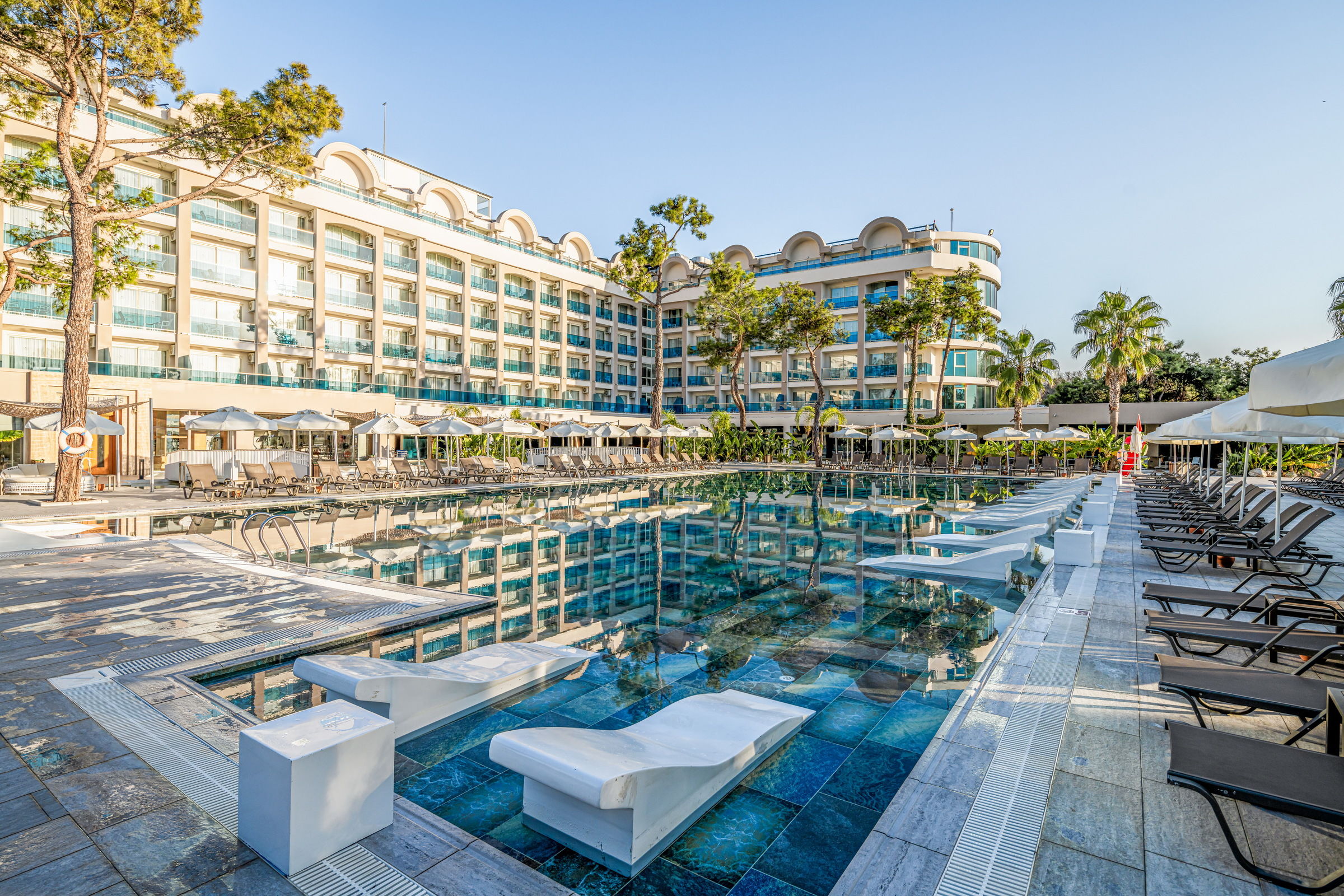 BERRY BLUE HOTEL