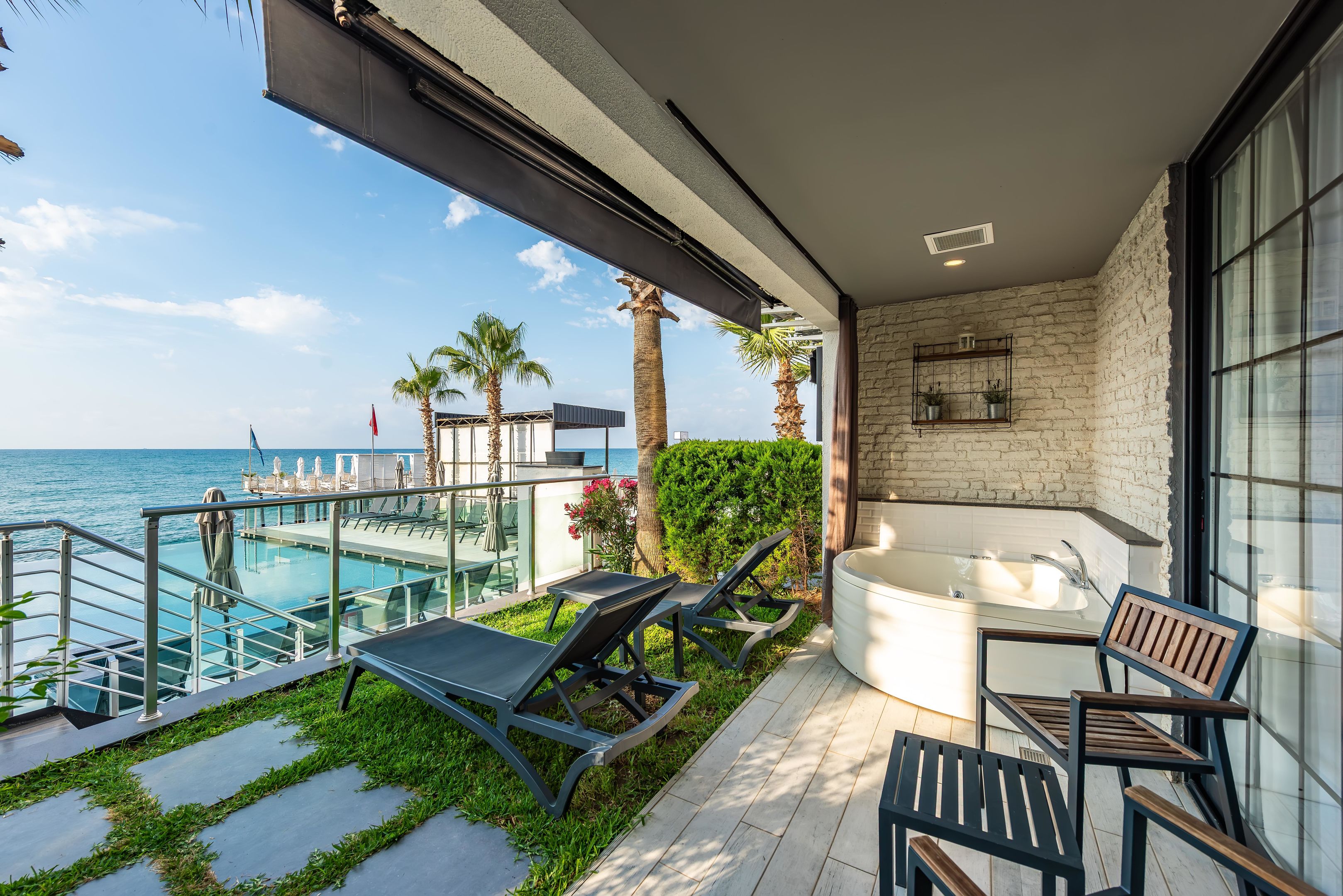 WHITE CITY RESORT
