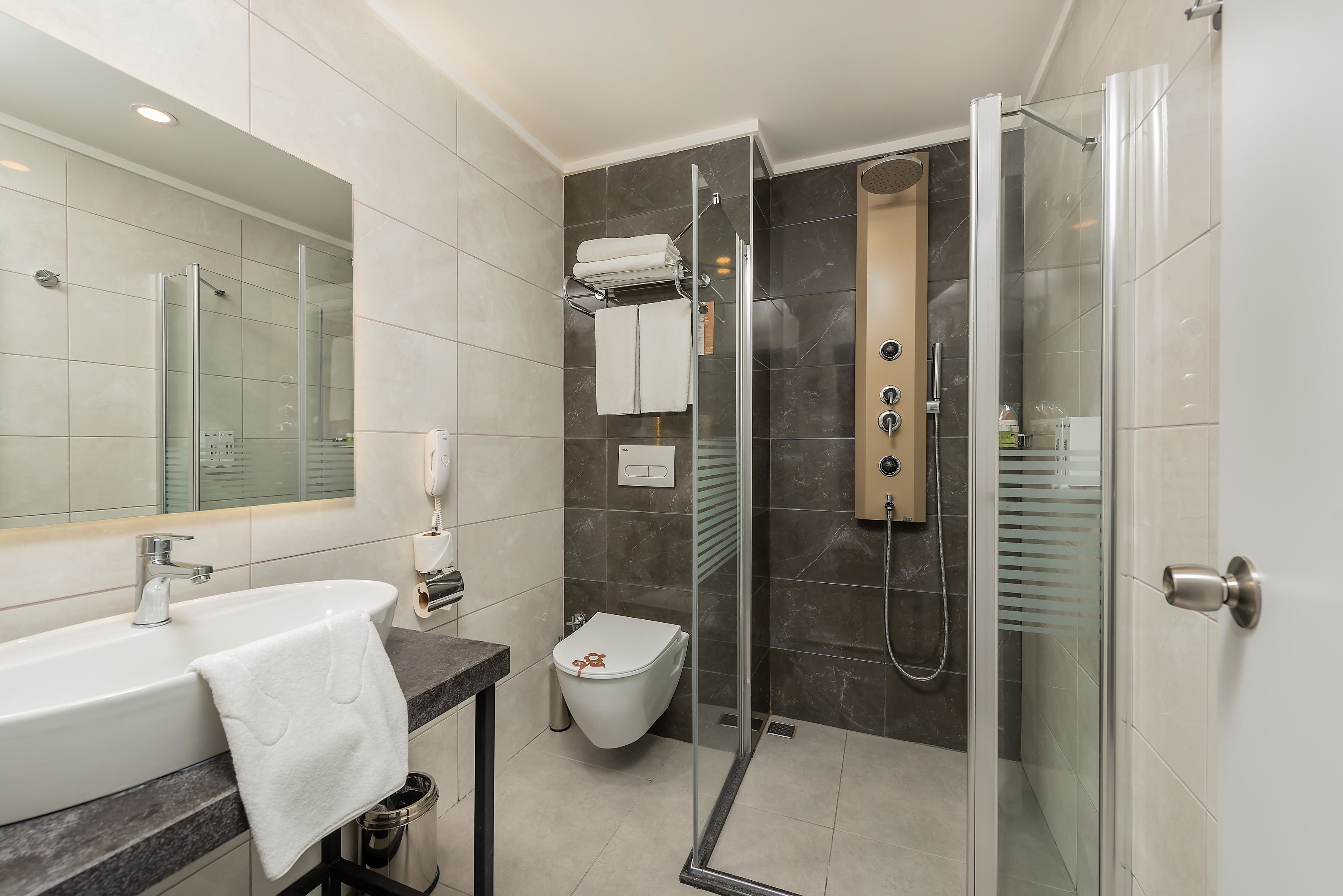 WHITE CITY RESORT