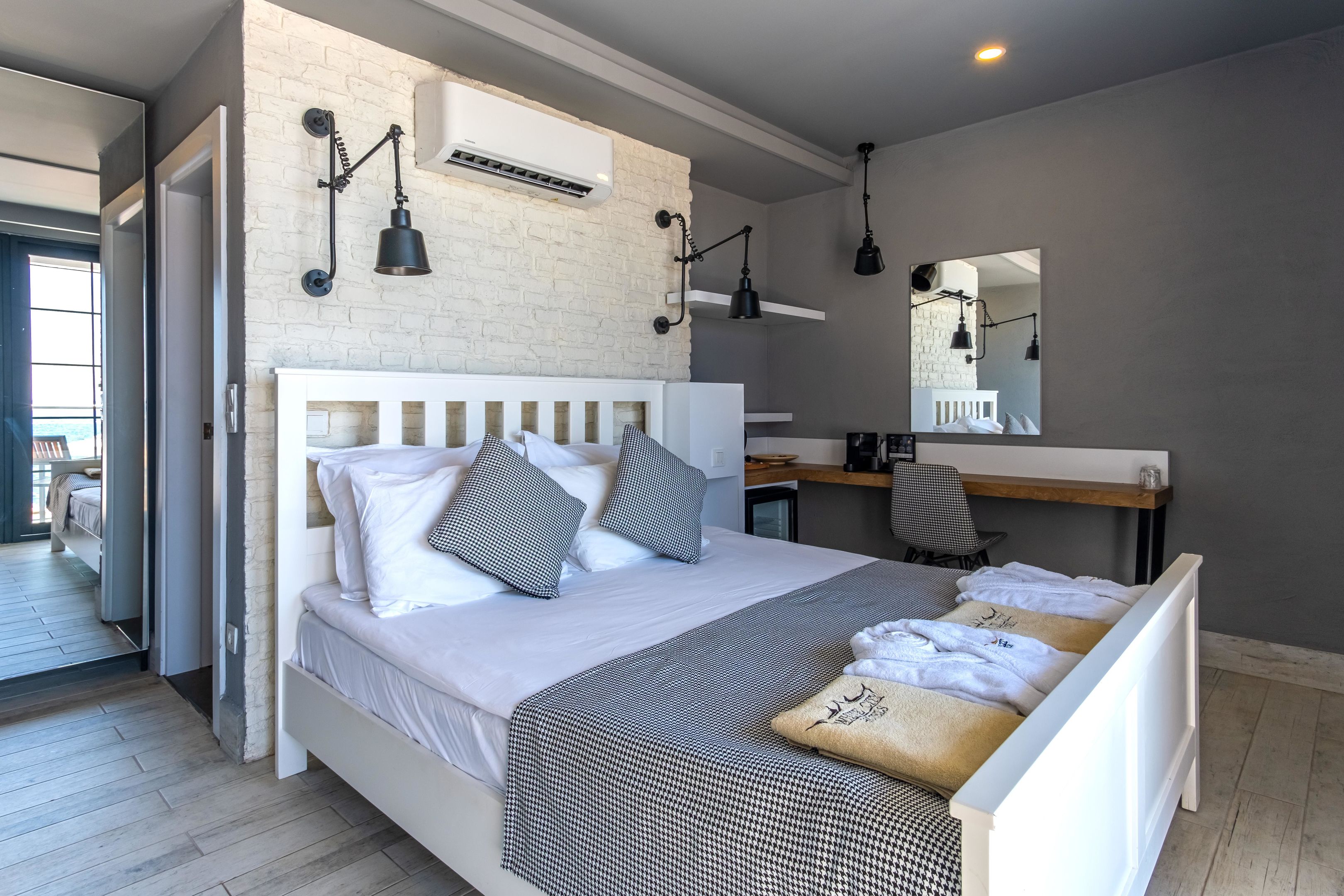 WHITE CITY RESORT