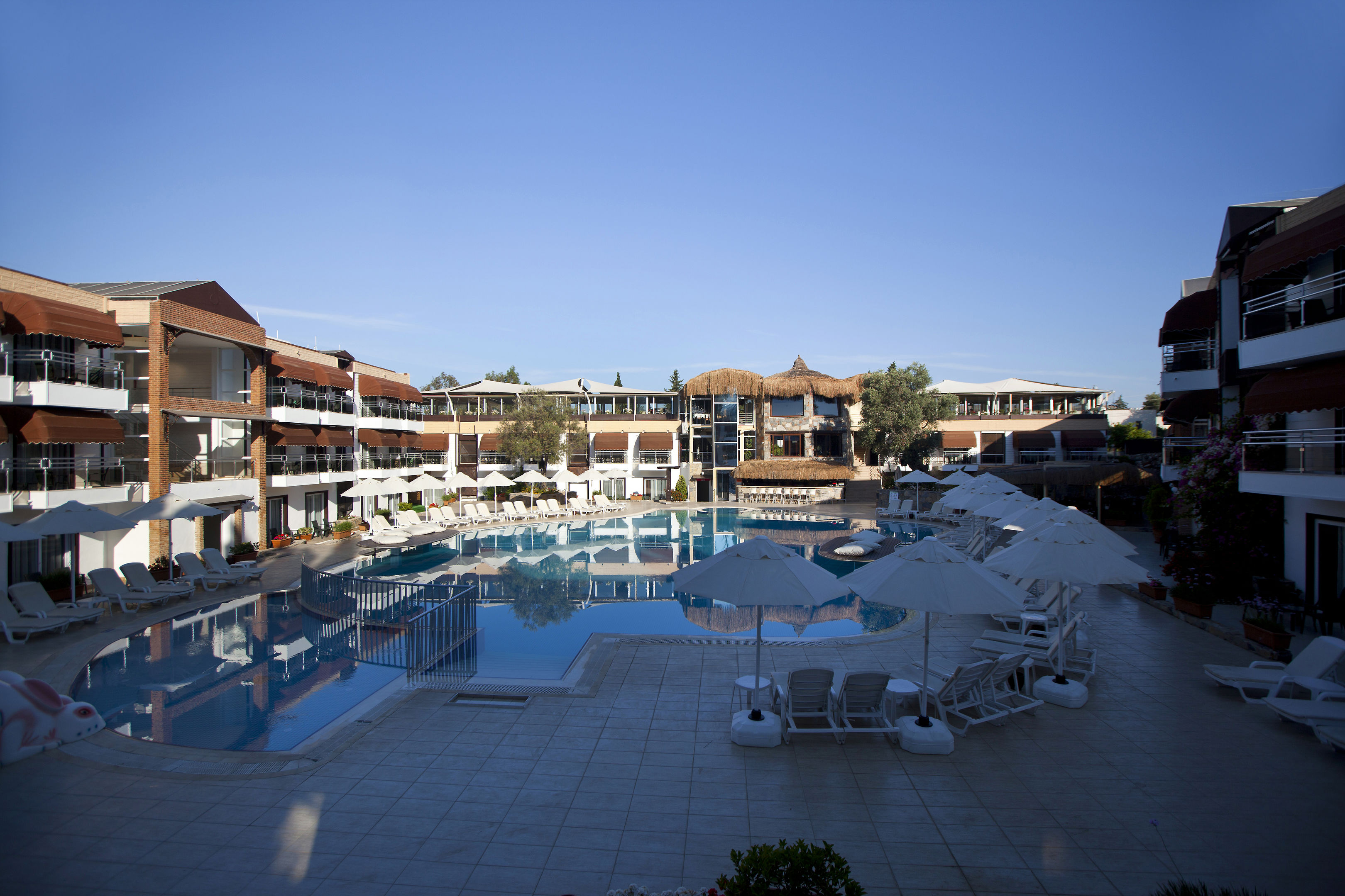 RISA HOTEL