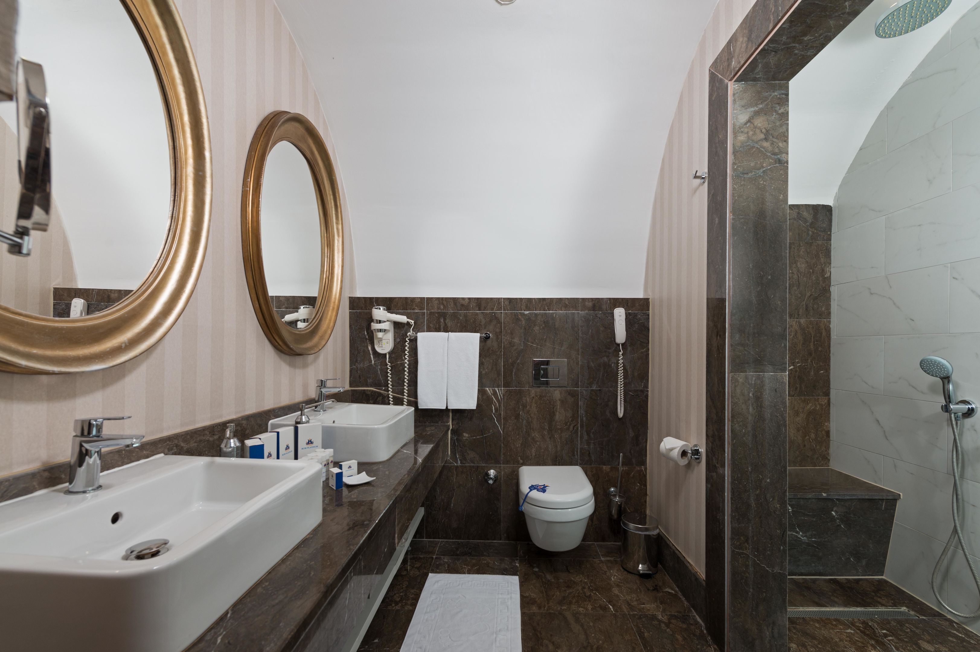 RUBI PLATINIUM SPA RESORT-SUITES