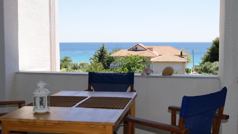 FAROS APARTMENTS