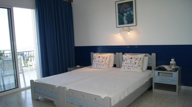 FAROS APARTMENTS