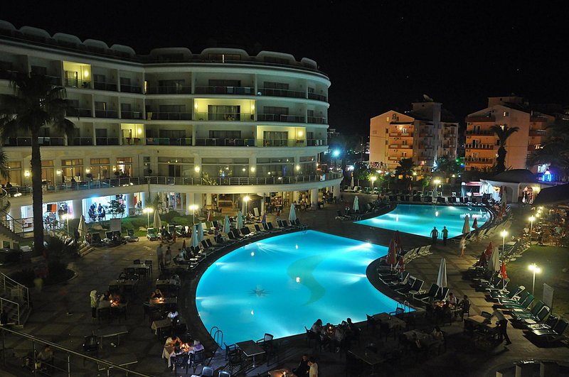 PINETA PARK DELUXE HOTEL