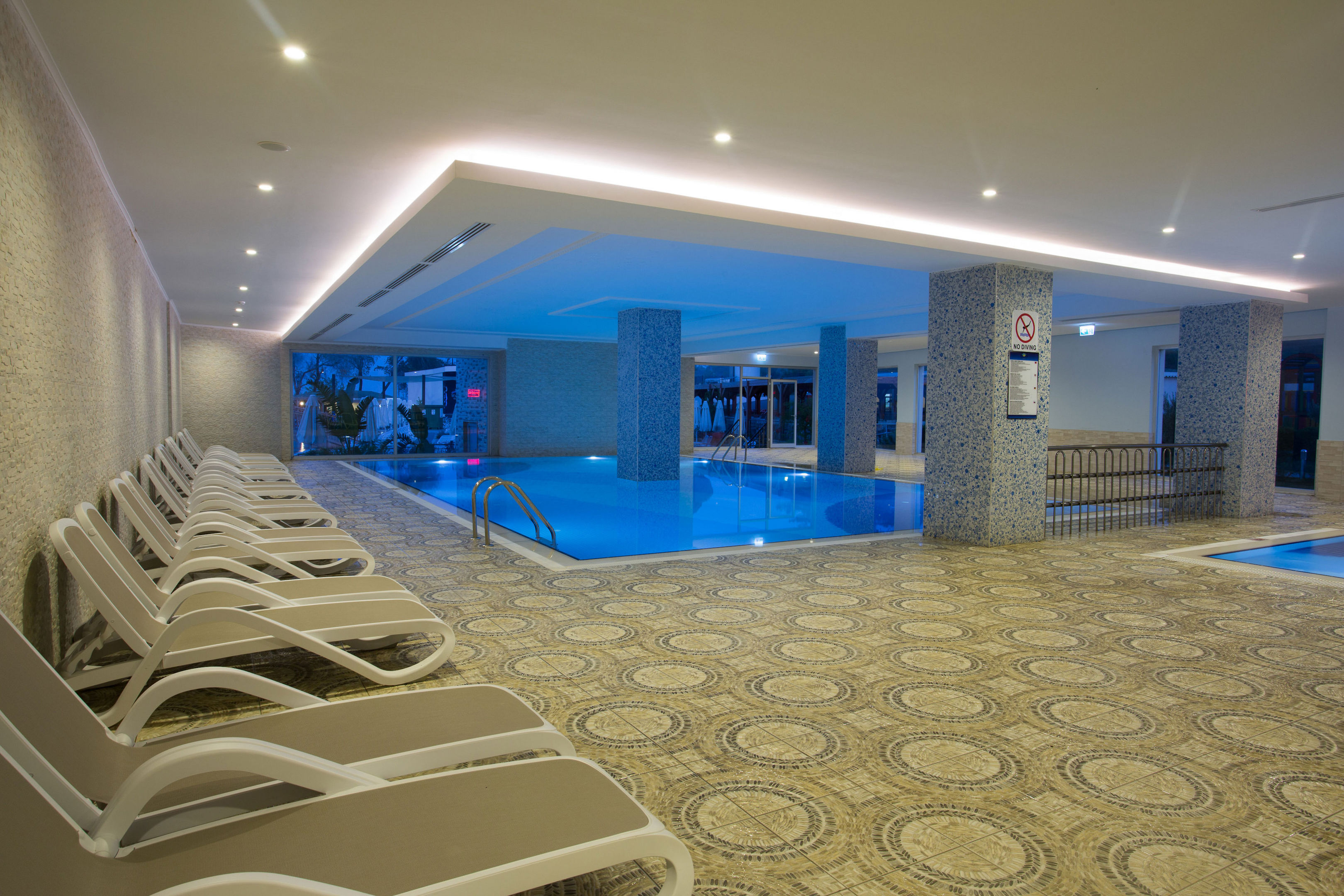 WATER SIDE RESORT - SPA