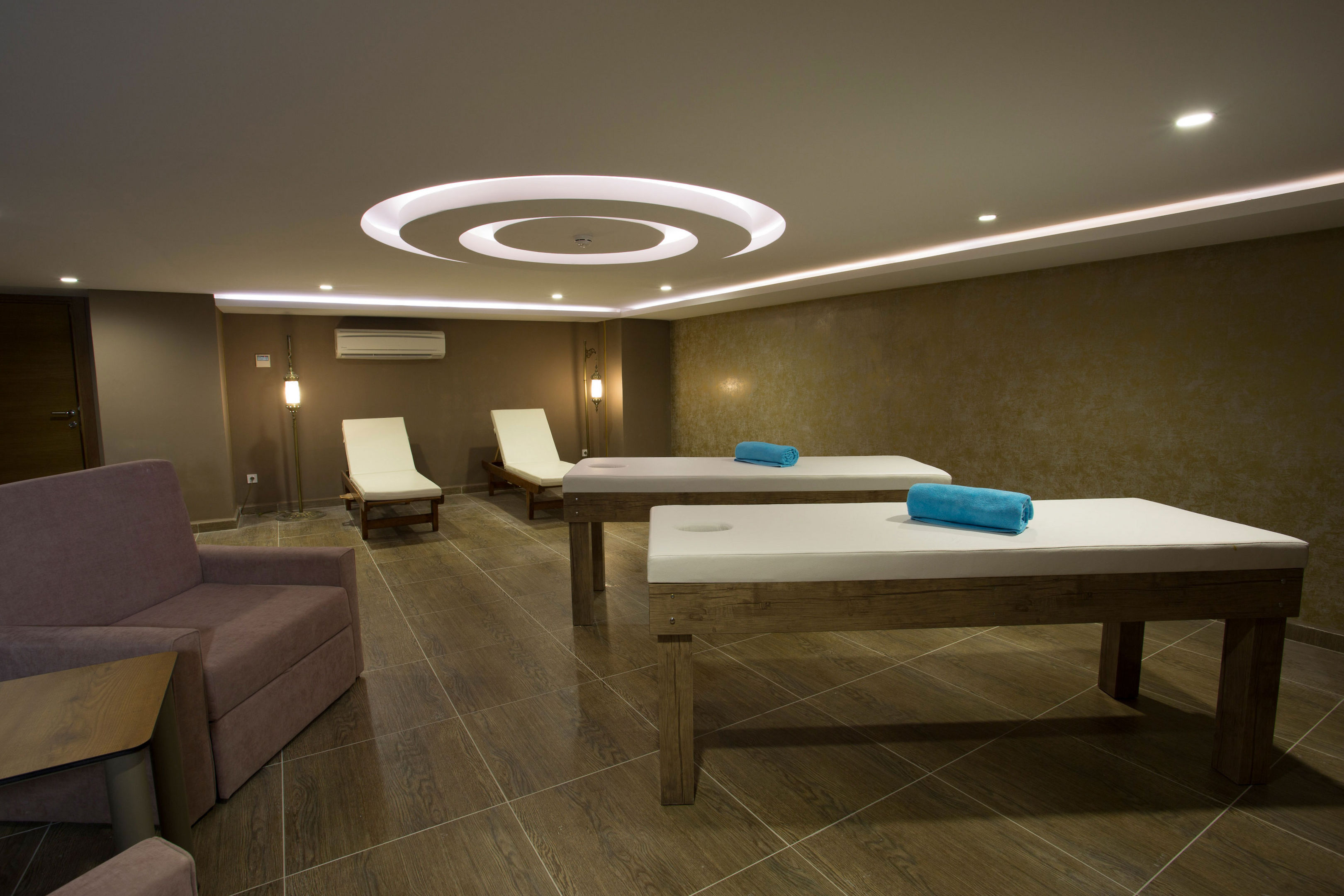 WATER SIDE RESORT - SPA
