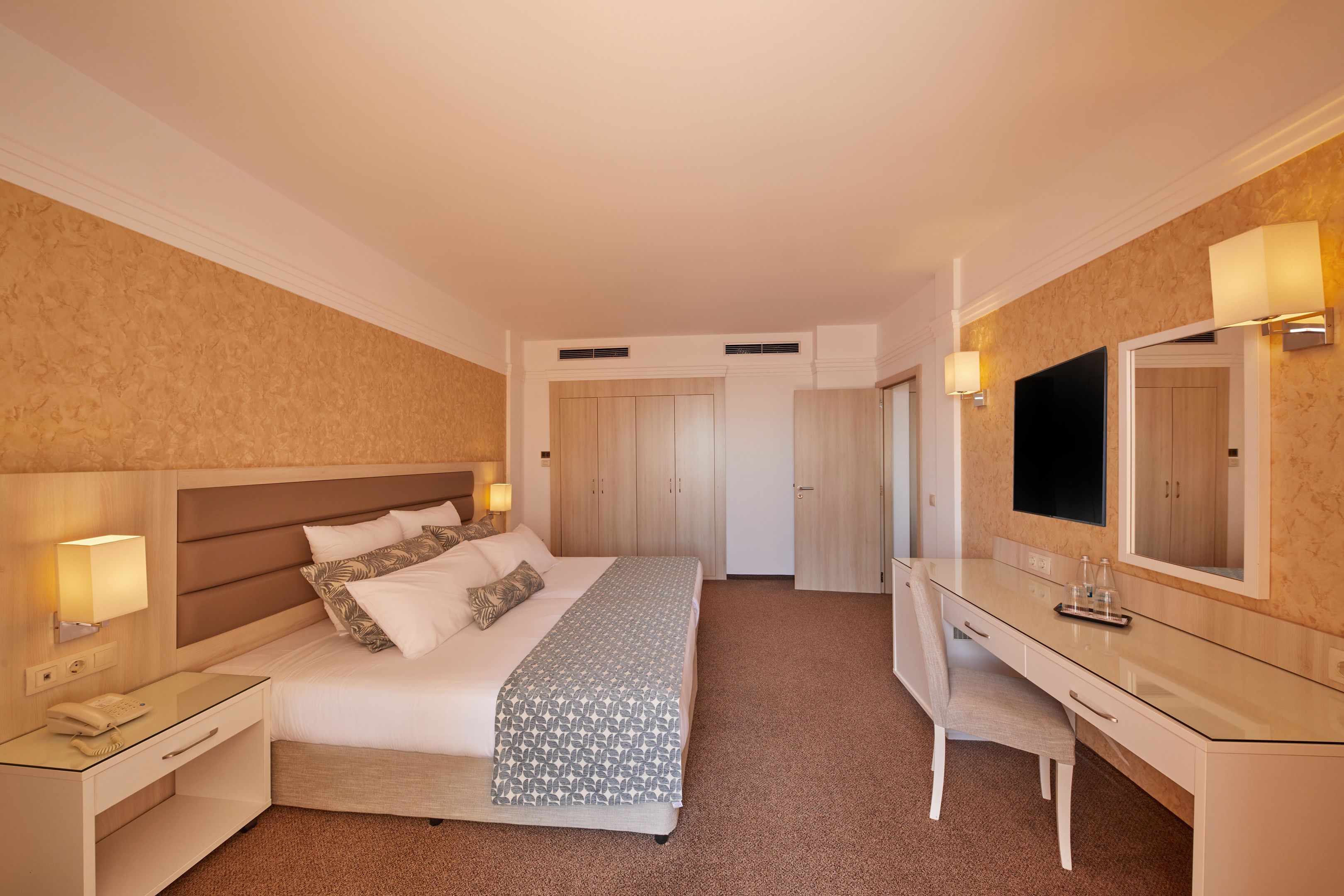 DREAMS SUNNY BEACH RESORT-SPA