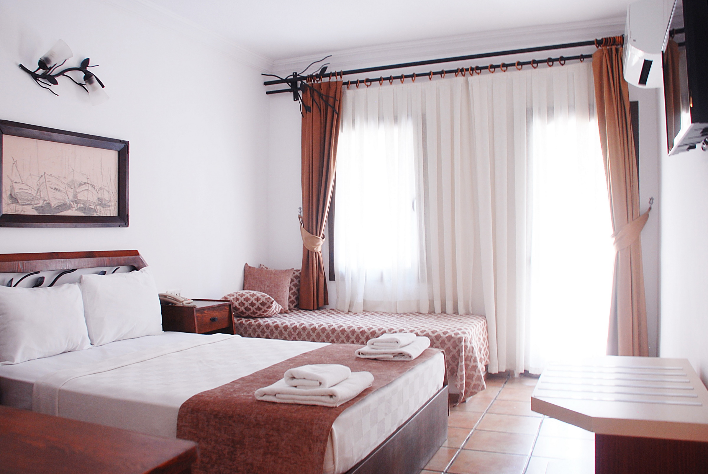 FLORA HOTEL