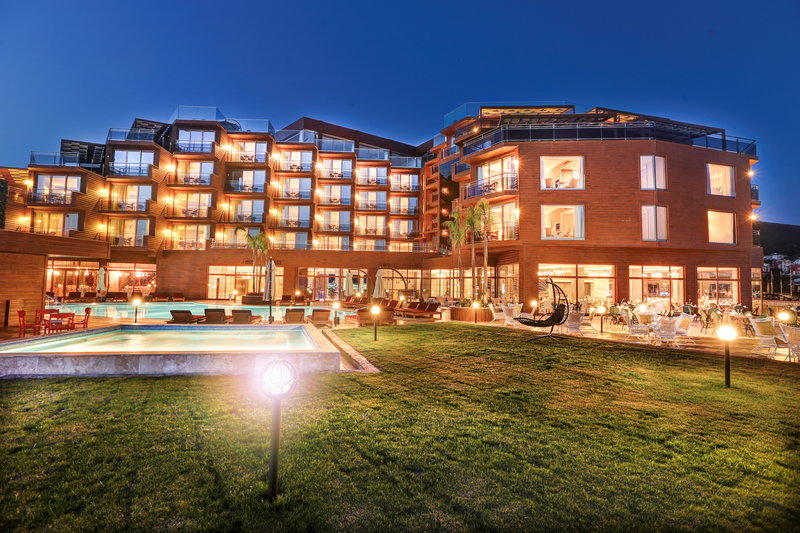 QLUSIVE HOTEL 14+