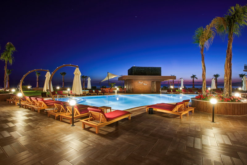 QLUSIVE HOTEL 14+