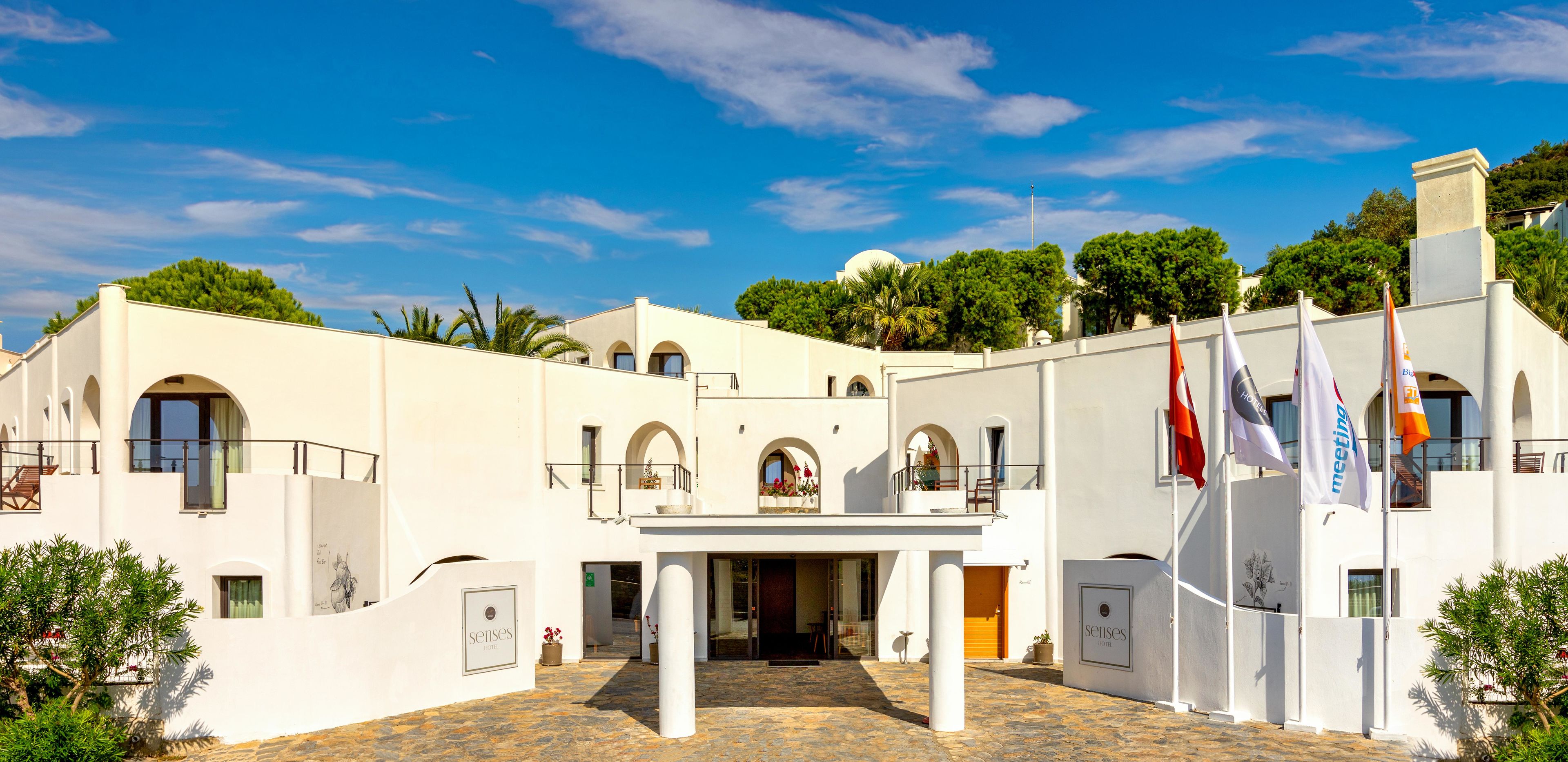SENSES HOTEL 14+