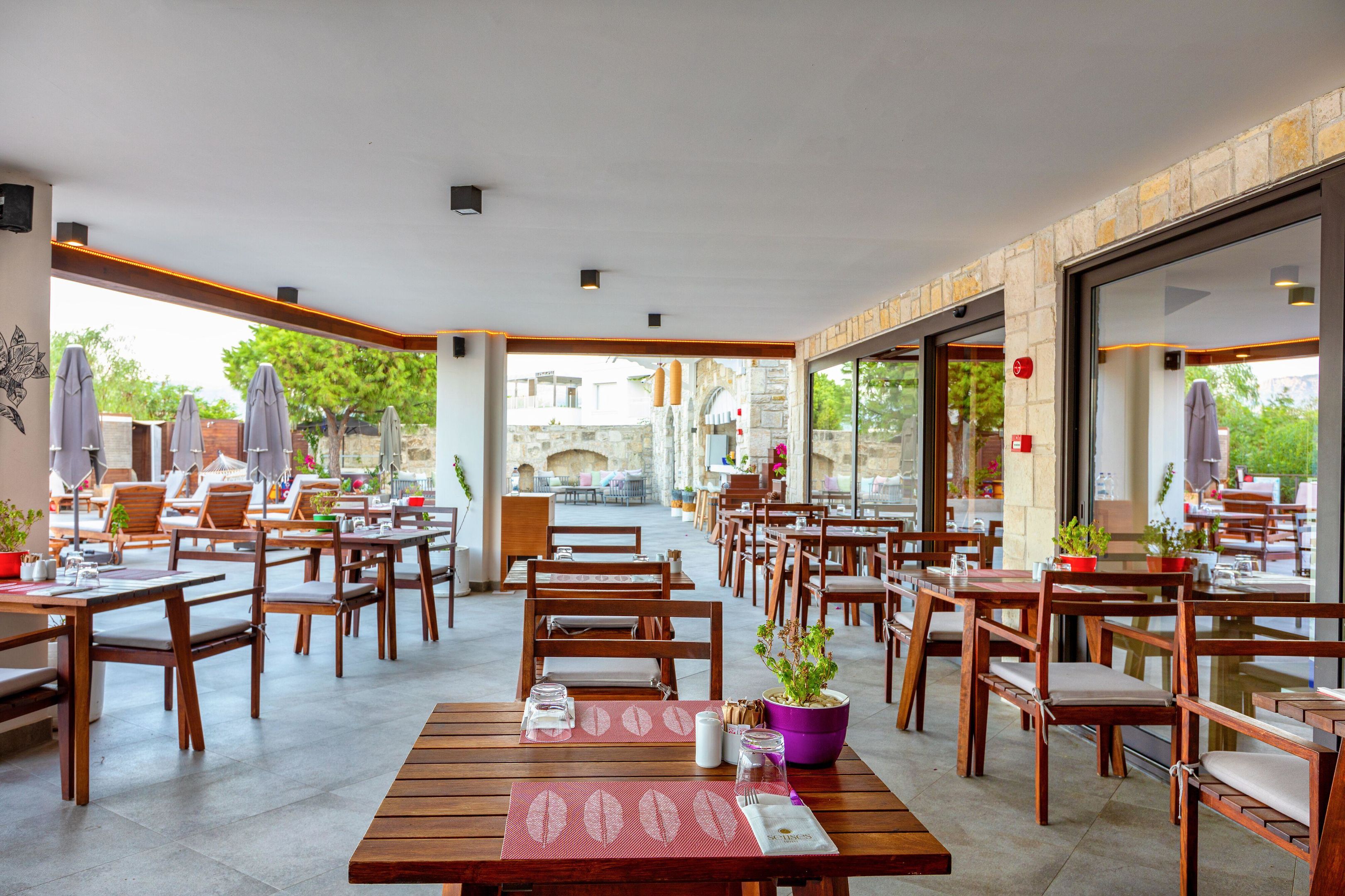 SENSES HOTEL 14+