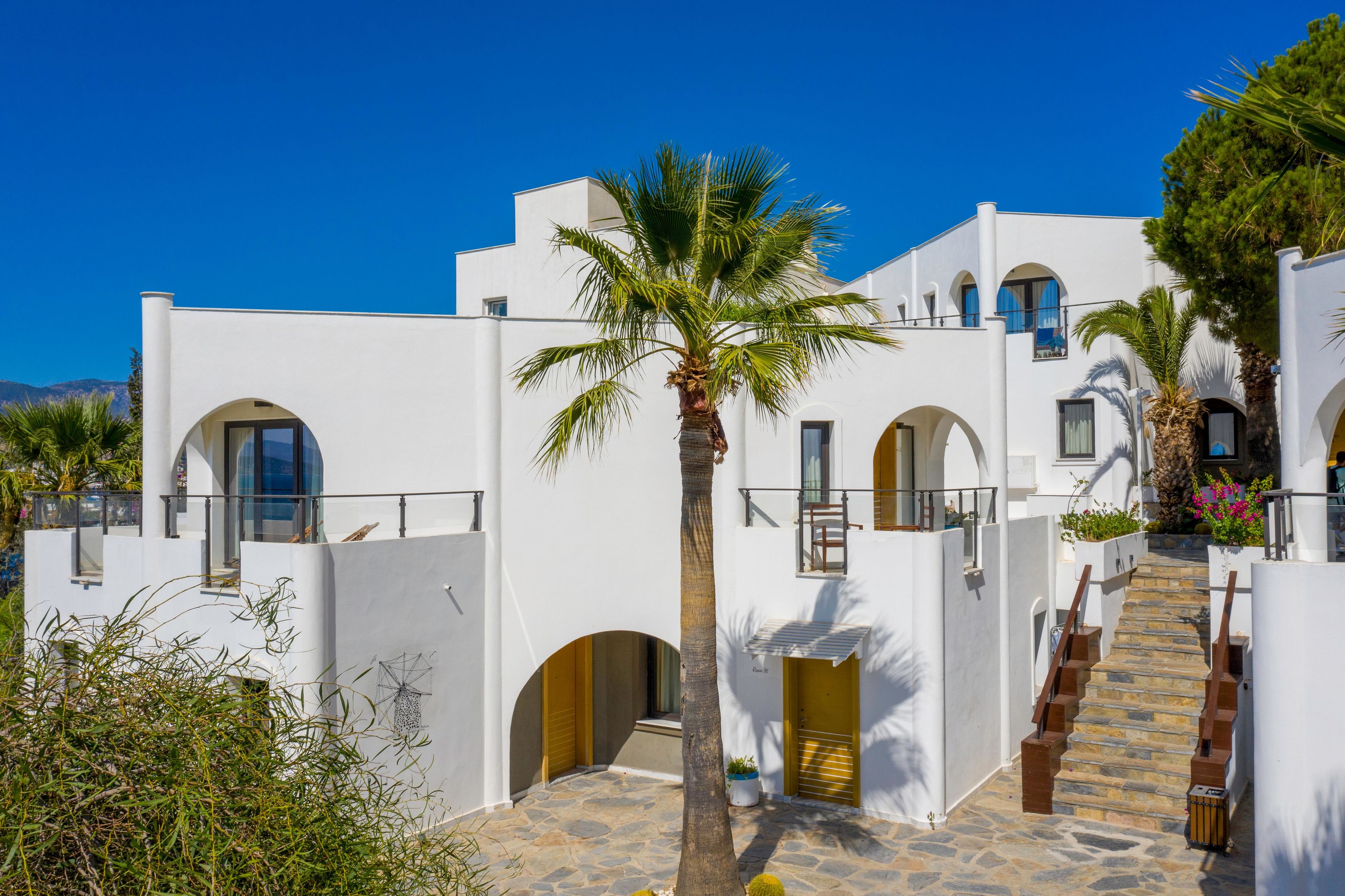 SENSES HOTEL 14+
