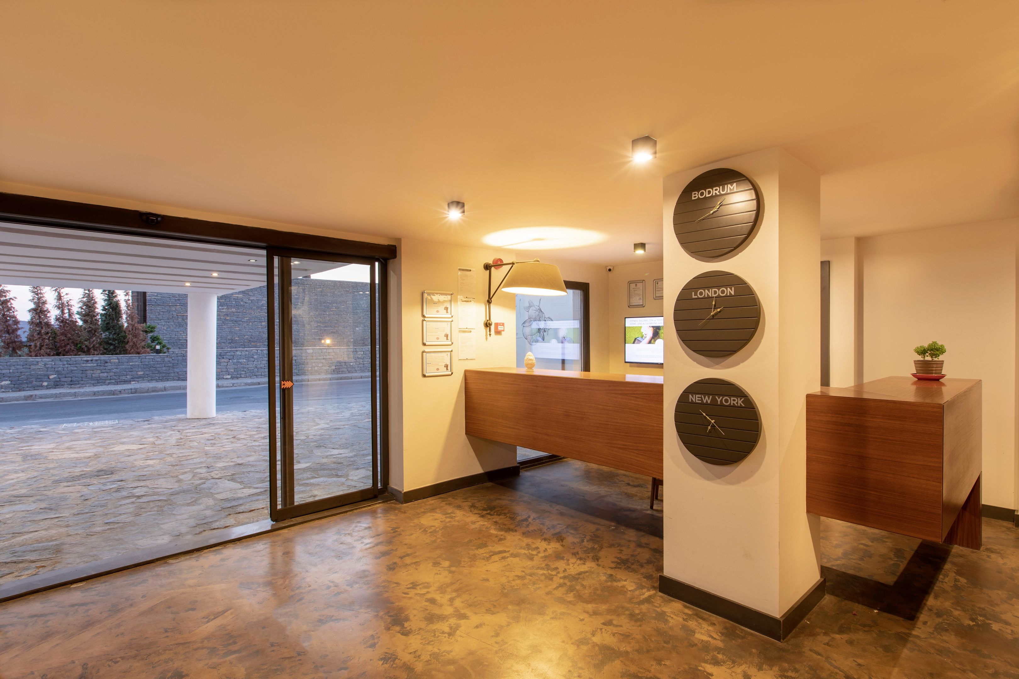 SENSES HOTEL 14+