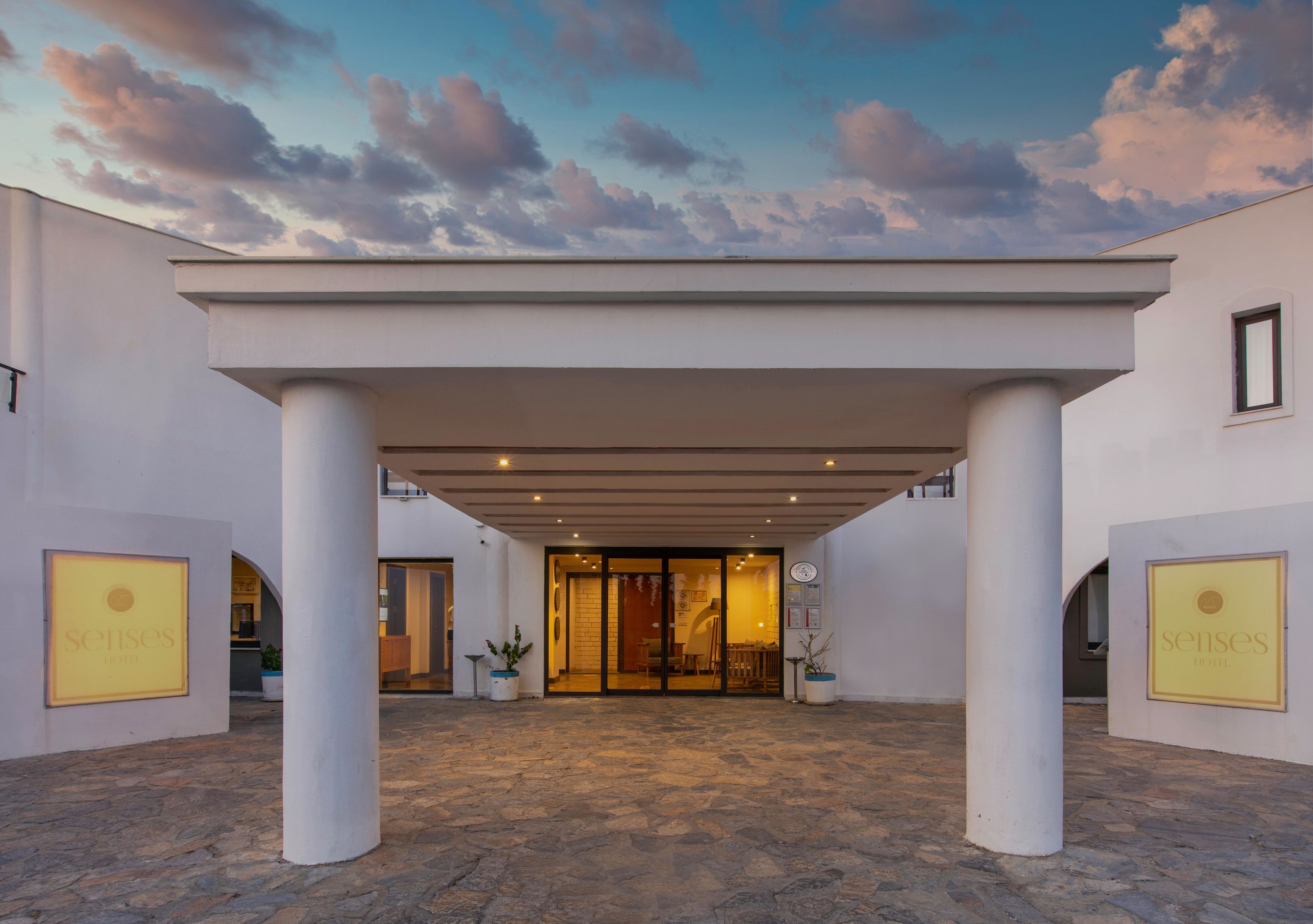 SENSES HOTEL 14+