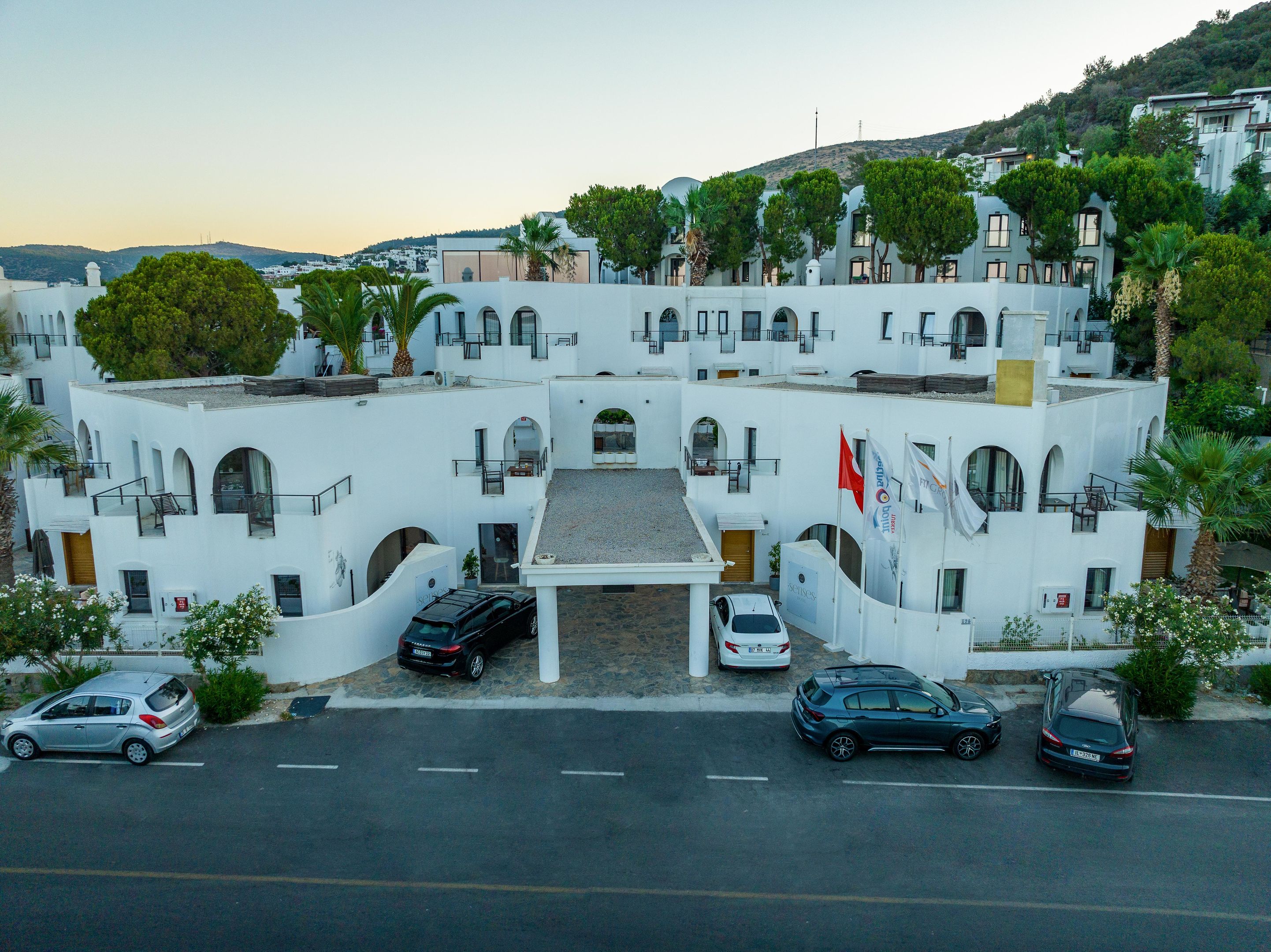 SENSES HOTEL 14+