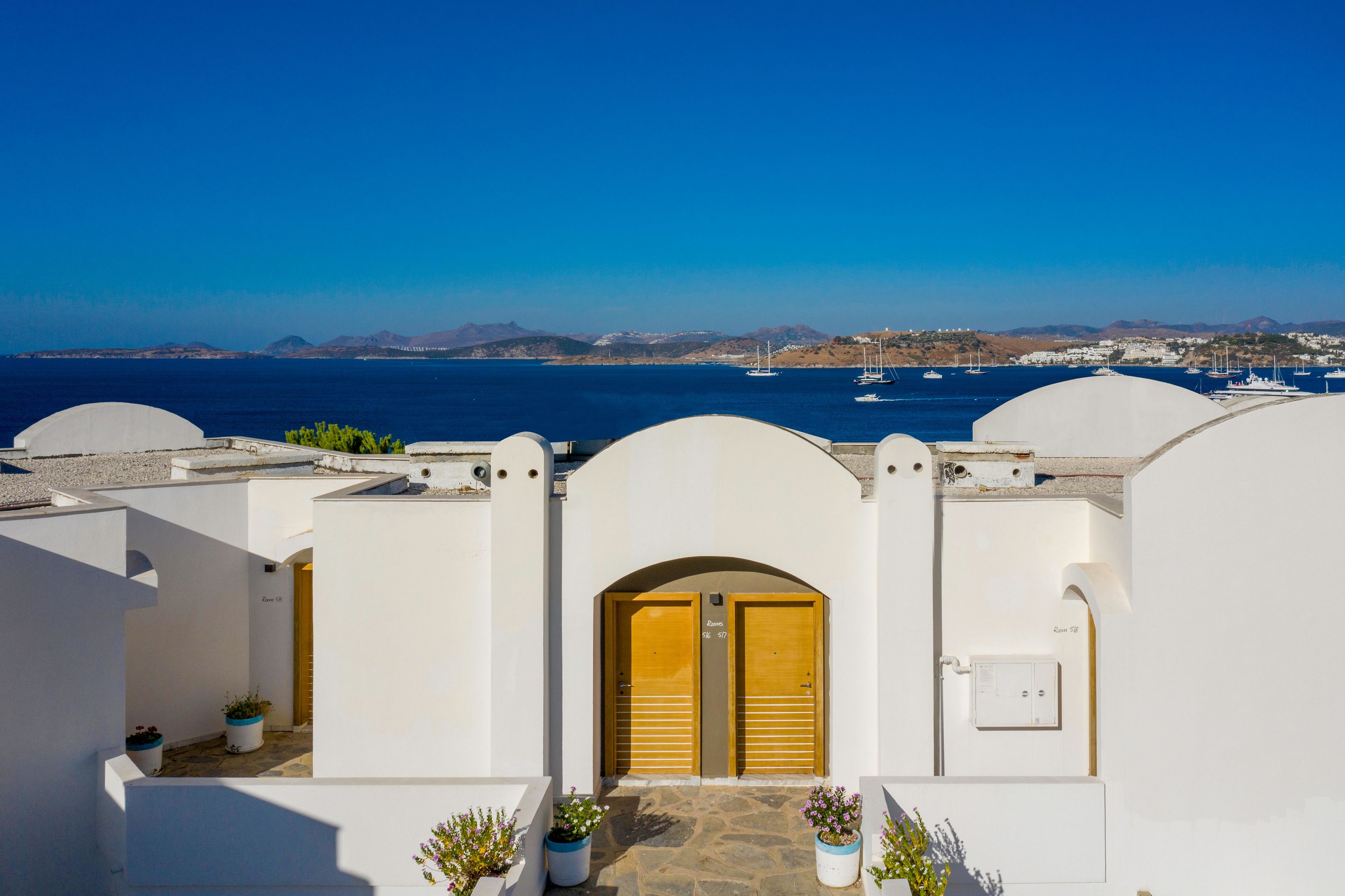 SENSES HOTEL 14+