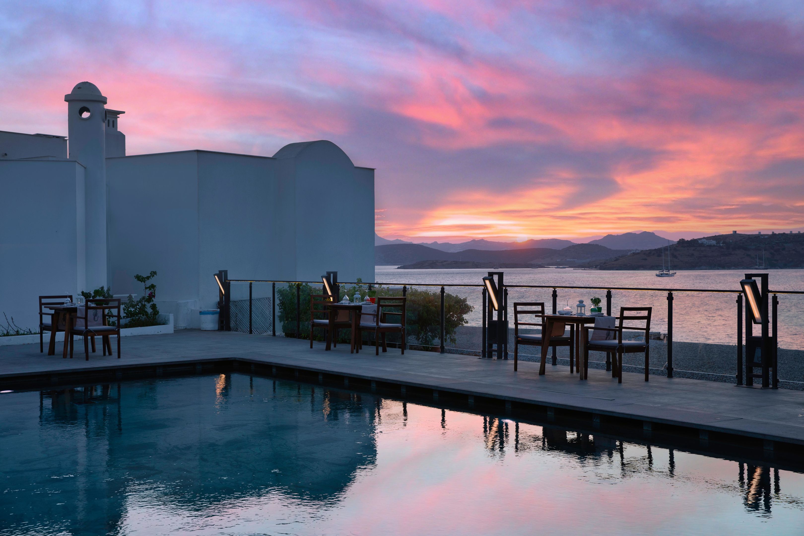 SENSES HOTEL 14+