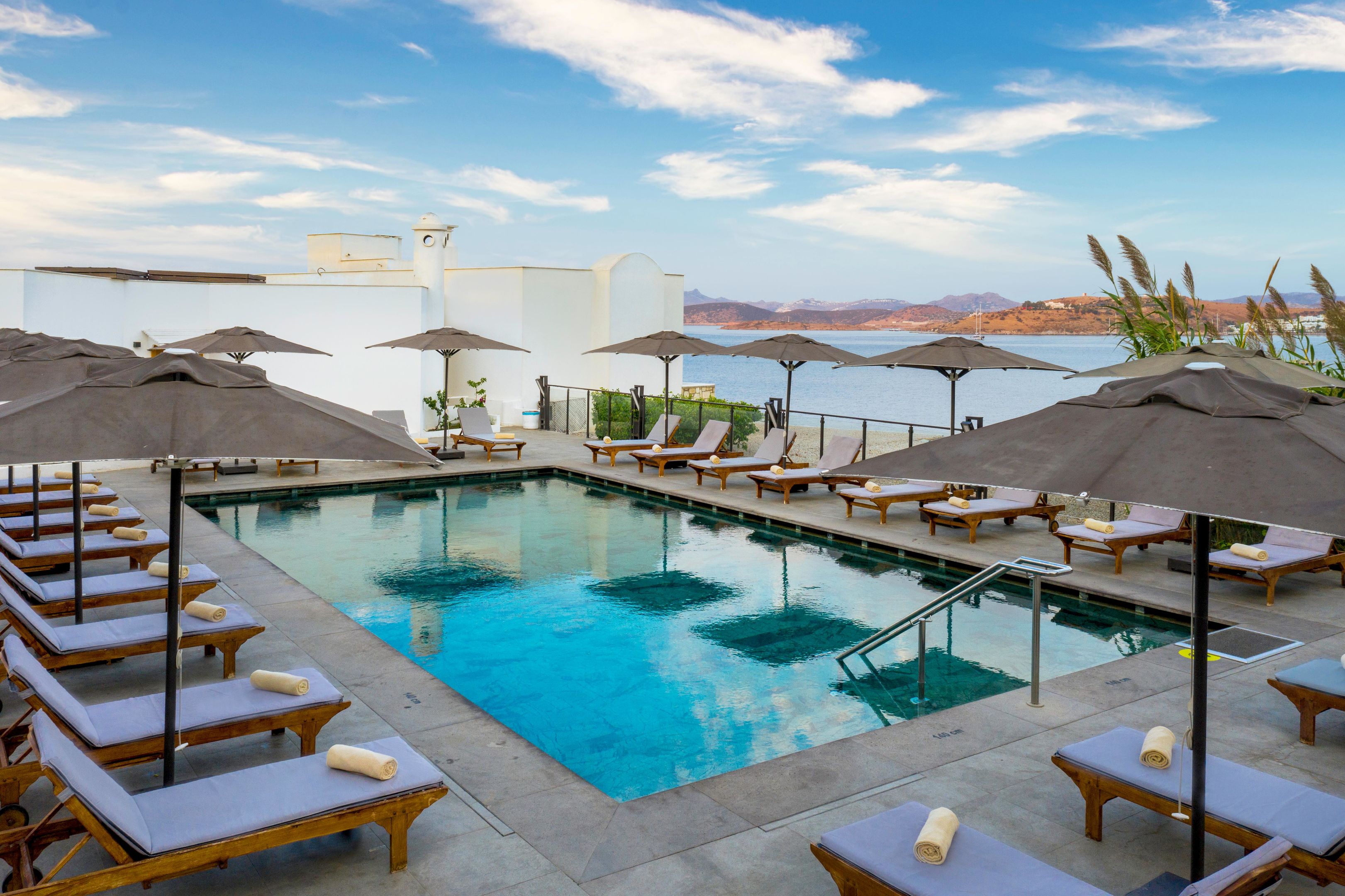 SENSES HOTEL 14+