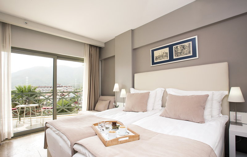 MARTI LA PERLA HOTEL ADULT ONLY 16+