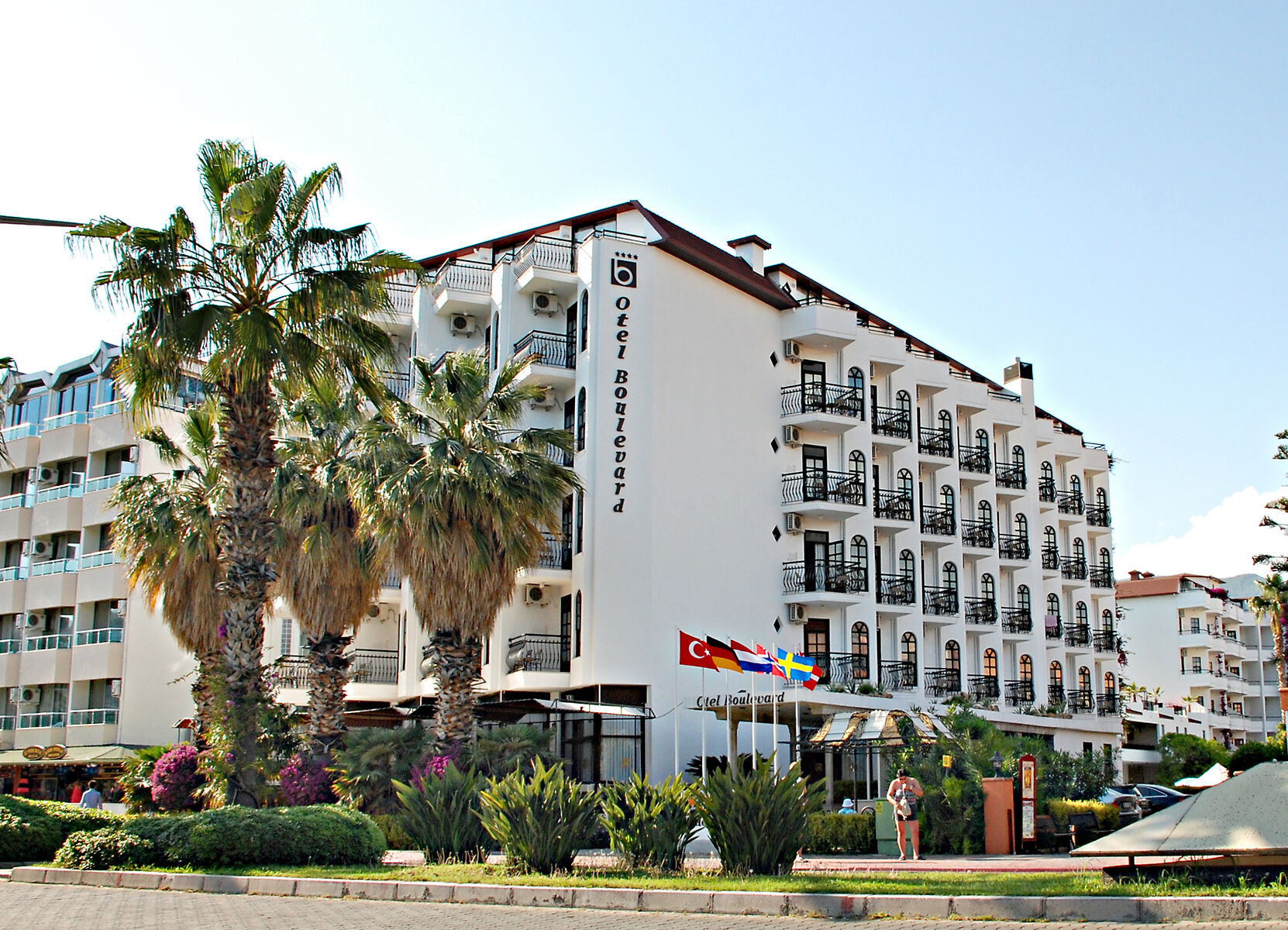 BOULEVARD HOTEL