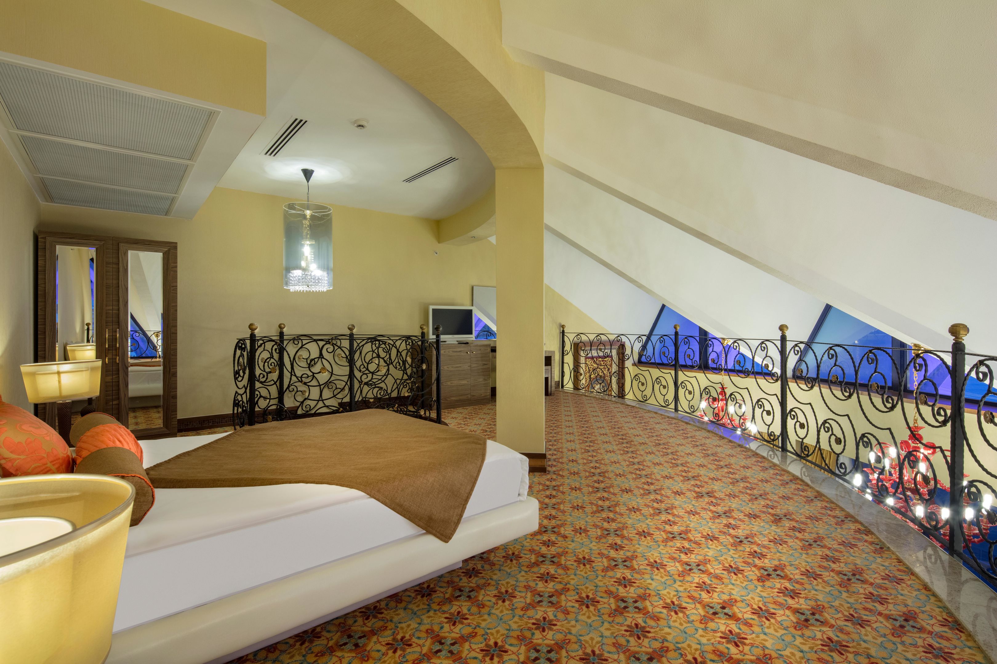 GRANADA LUXURY OKURCALAR