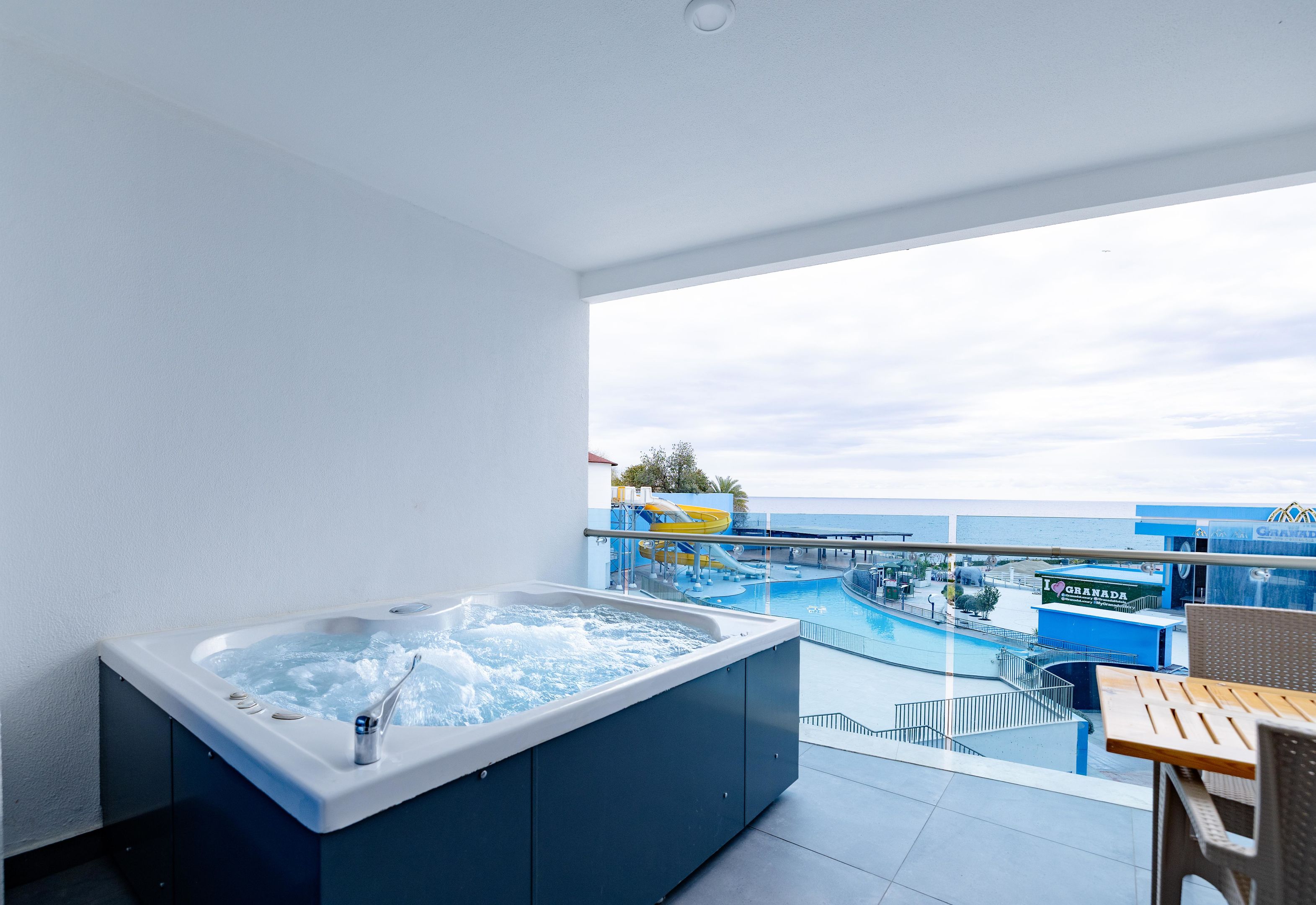 GRANADA LUXURY OKURCALAR