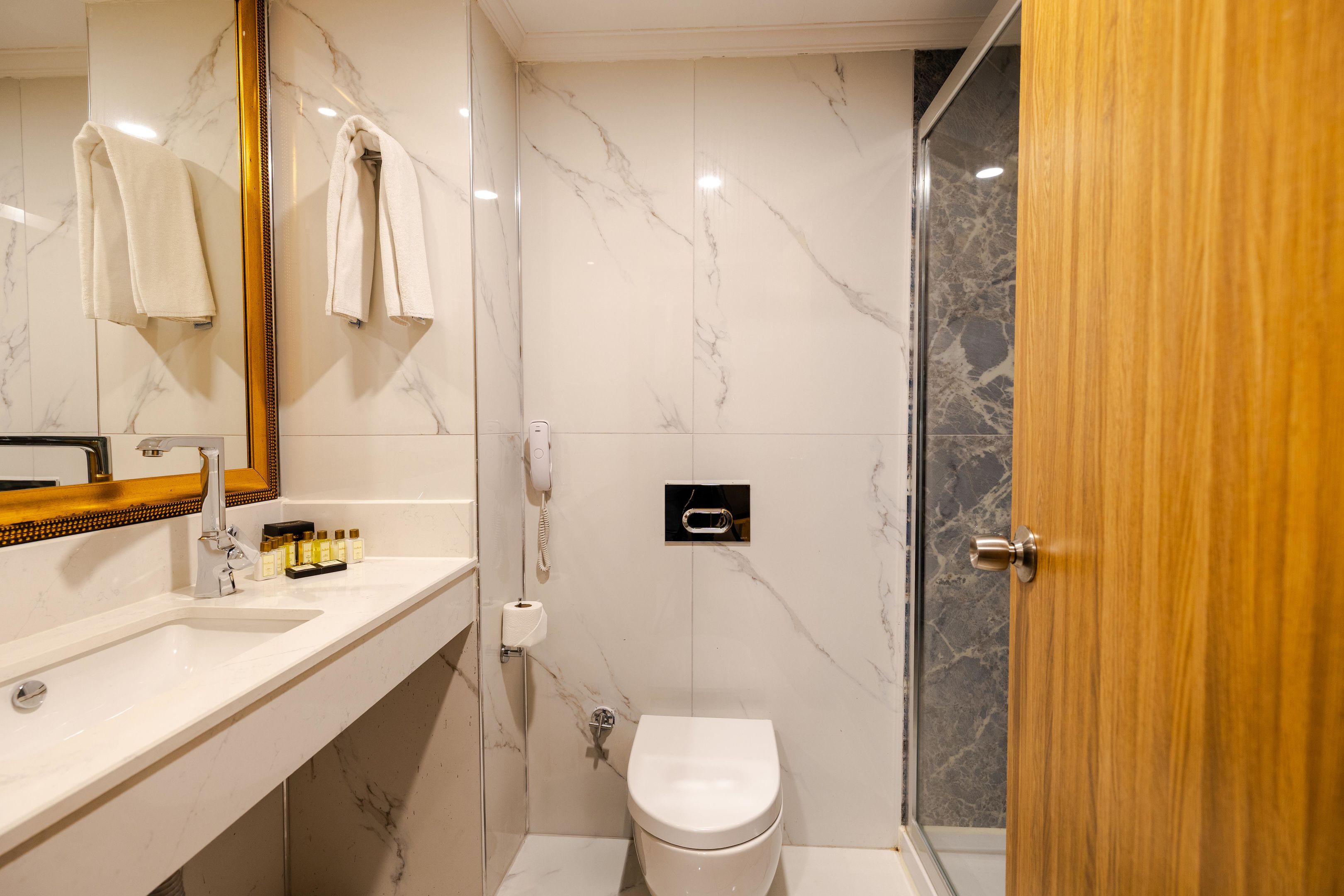 GRANADA LUXURY OKURCALAR