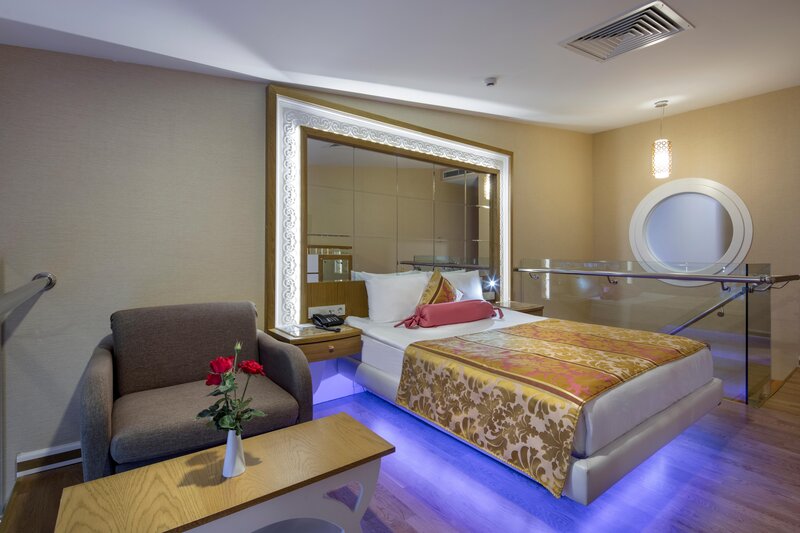 GRANADA LUXURY OKURCALAR