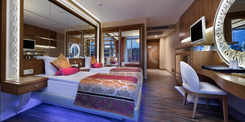 GRANADA LUXURY OKURCALAR
