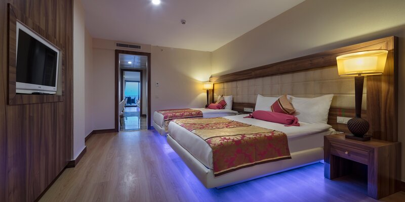 GRANADA LUXURY OKURCALAR