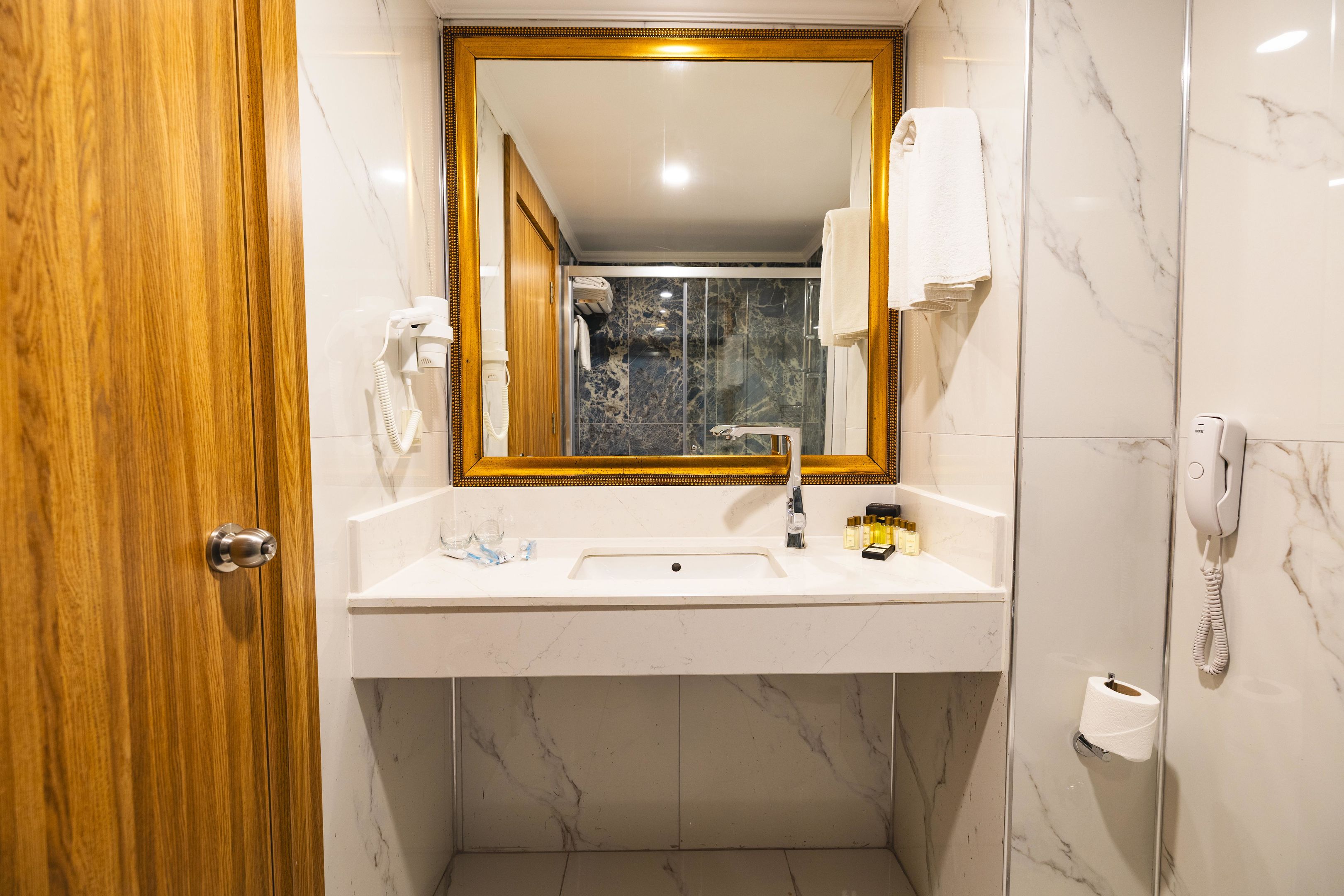 GRANADA LUXURY OKURCALAR