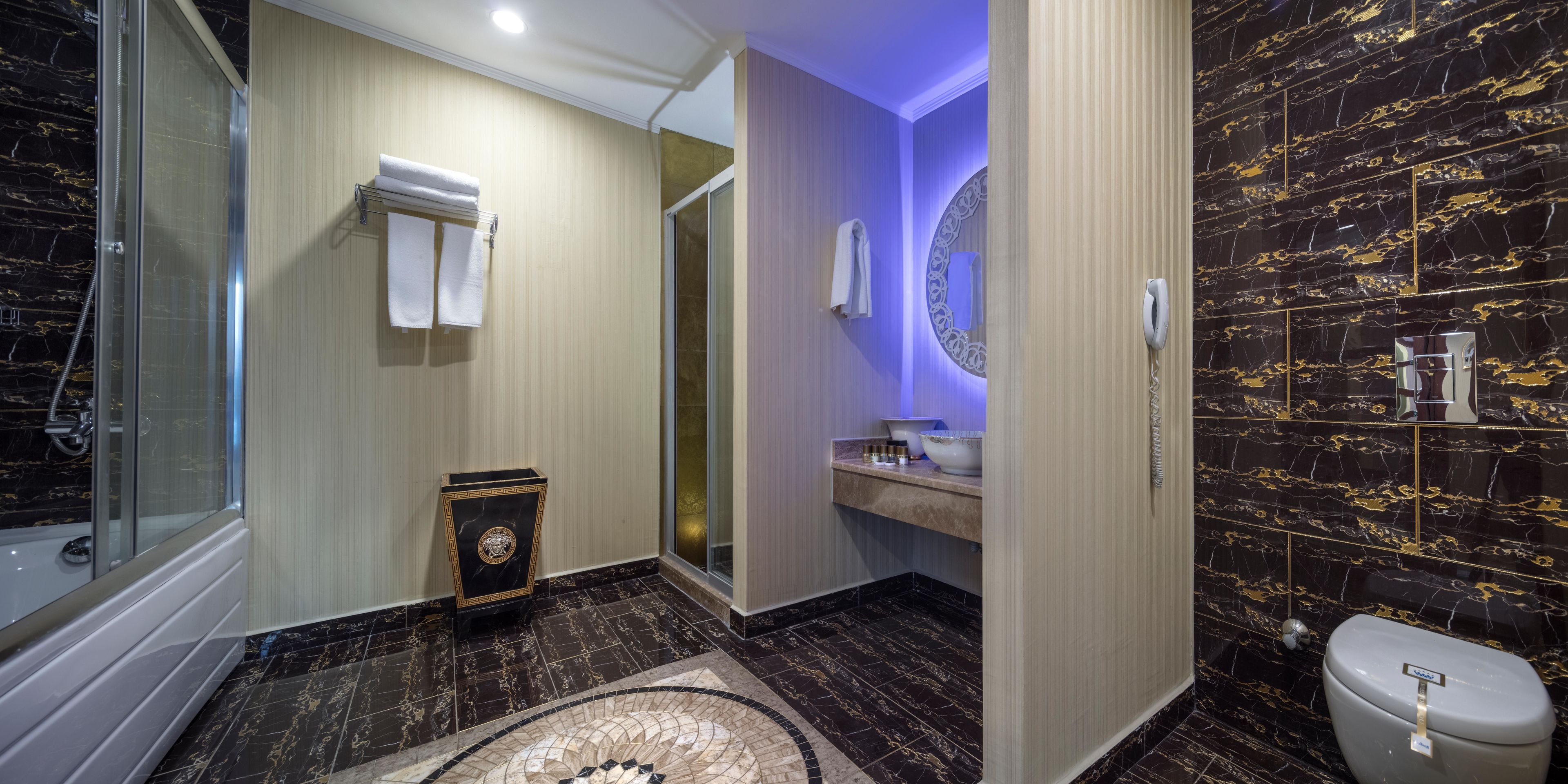 GRANADA LUXURY OKURCALAR