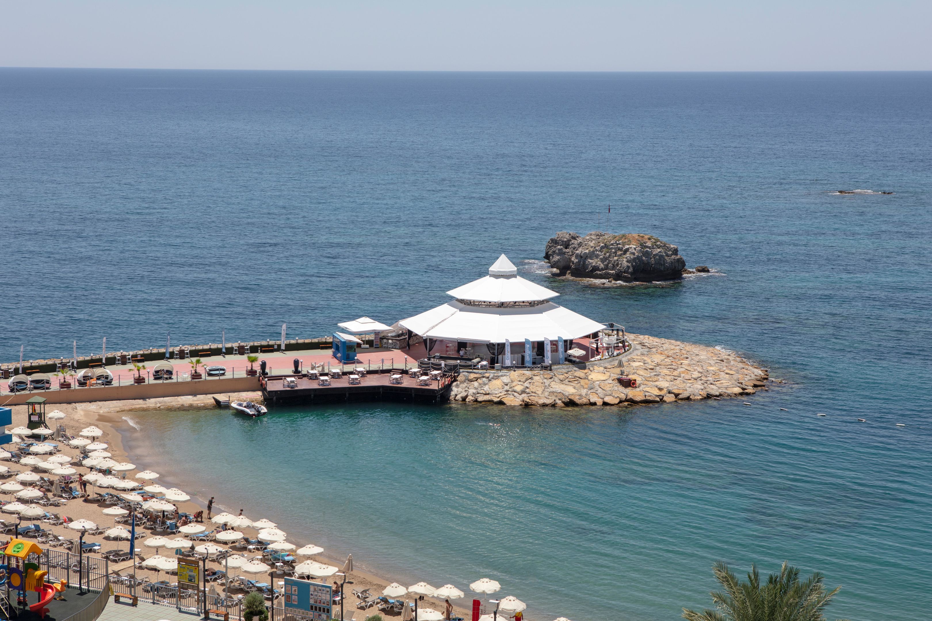 GRANADA LUXURY BEACH