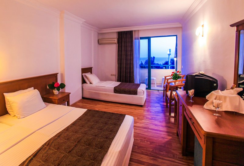 CLUB HOTEL MIRABELL
