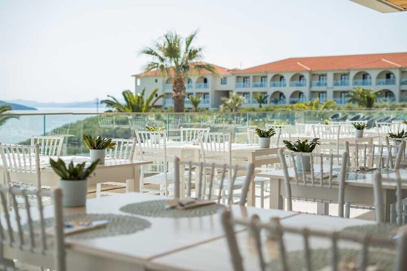 AKRATHOS HOTEL