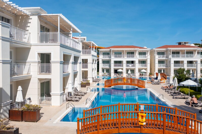 BELLIS DELUXE HOTEL