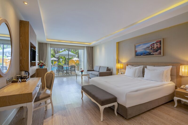 BELLIS DELUXE HOTEL