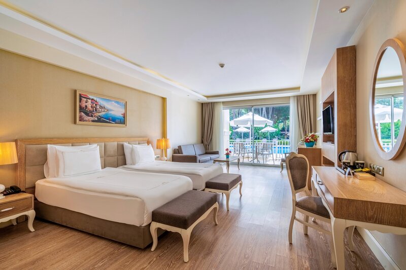 BELLIS DELUXE HOTEL