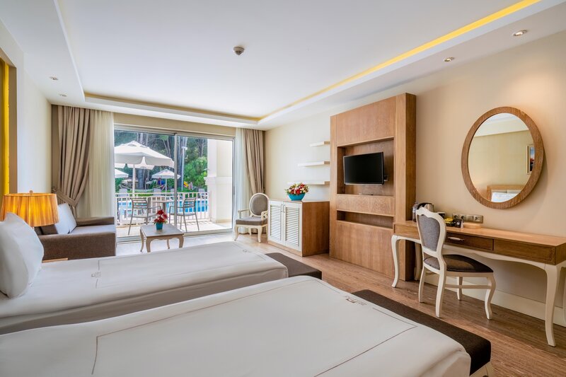 BELLIS DELUXE HOTEL