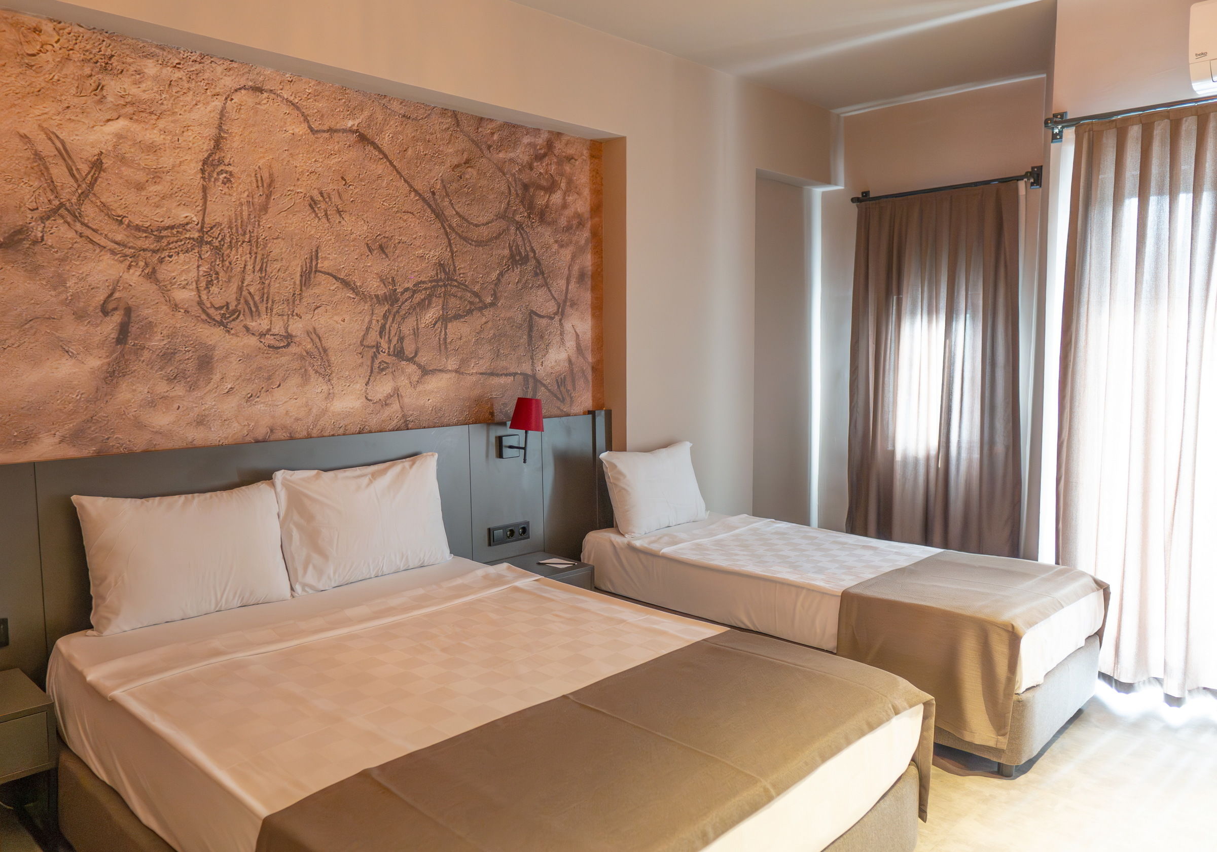 GOLDEN SUN HOTEL