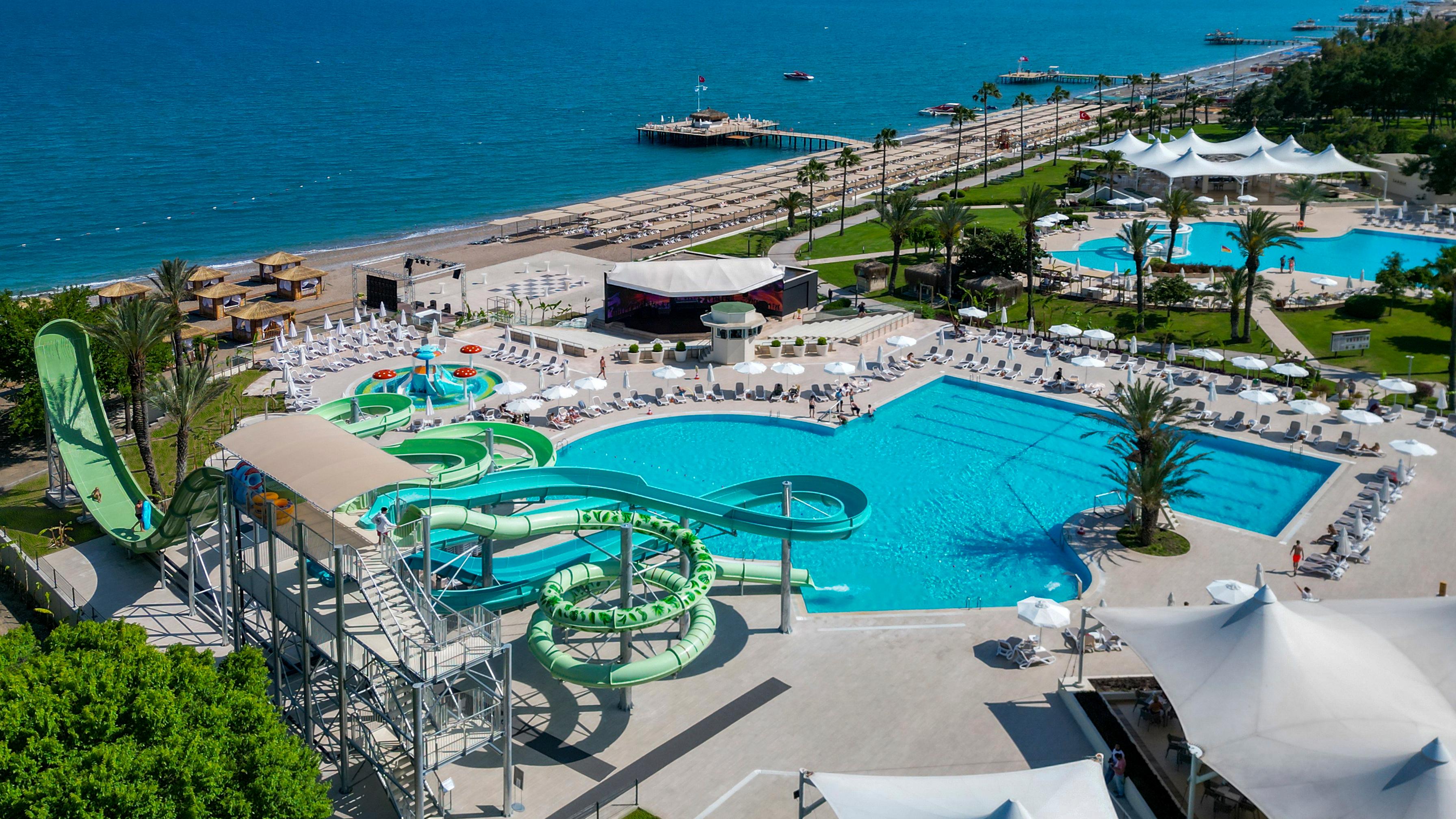 MIRAGE PARK RESORT