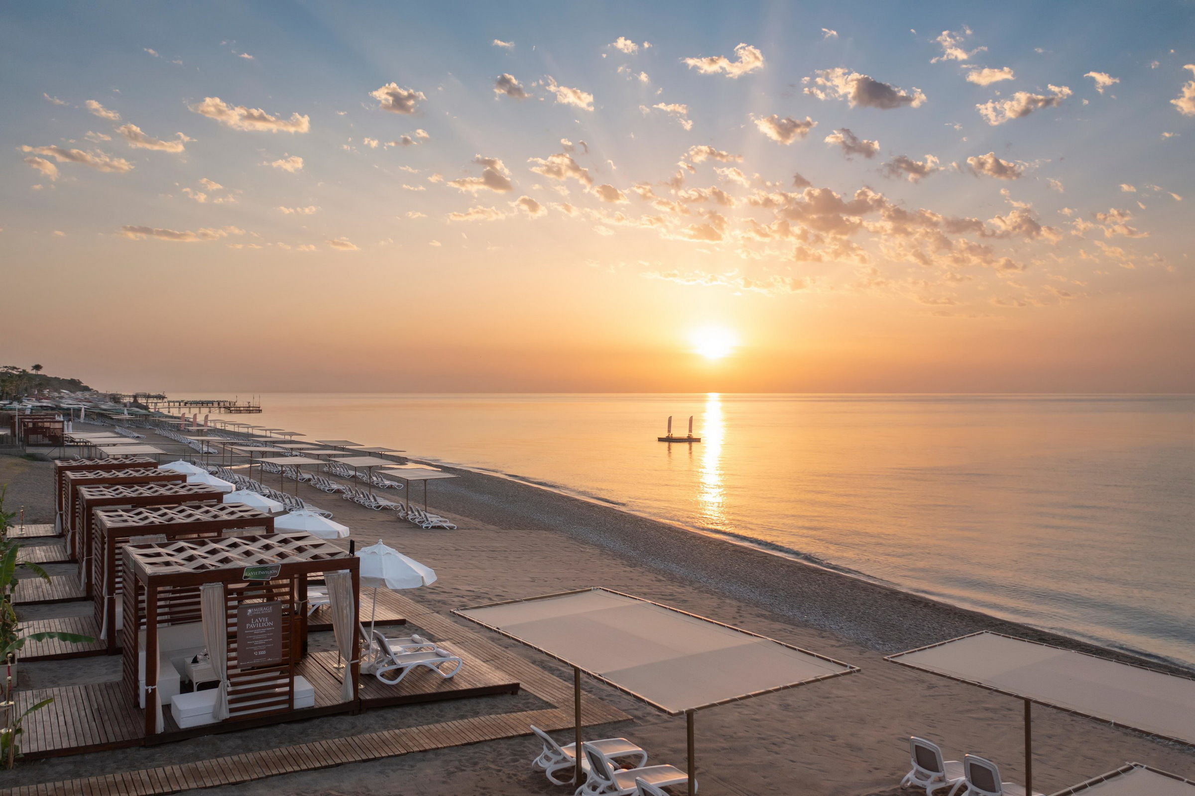 MIRAGE PARK RESORT